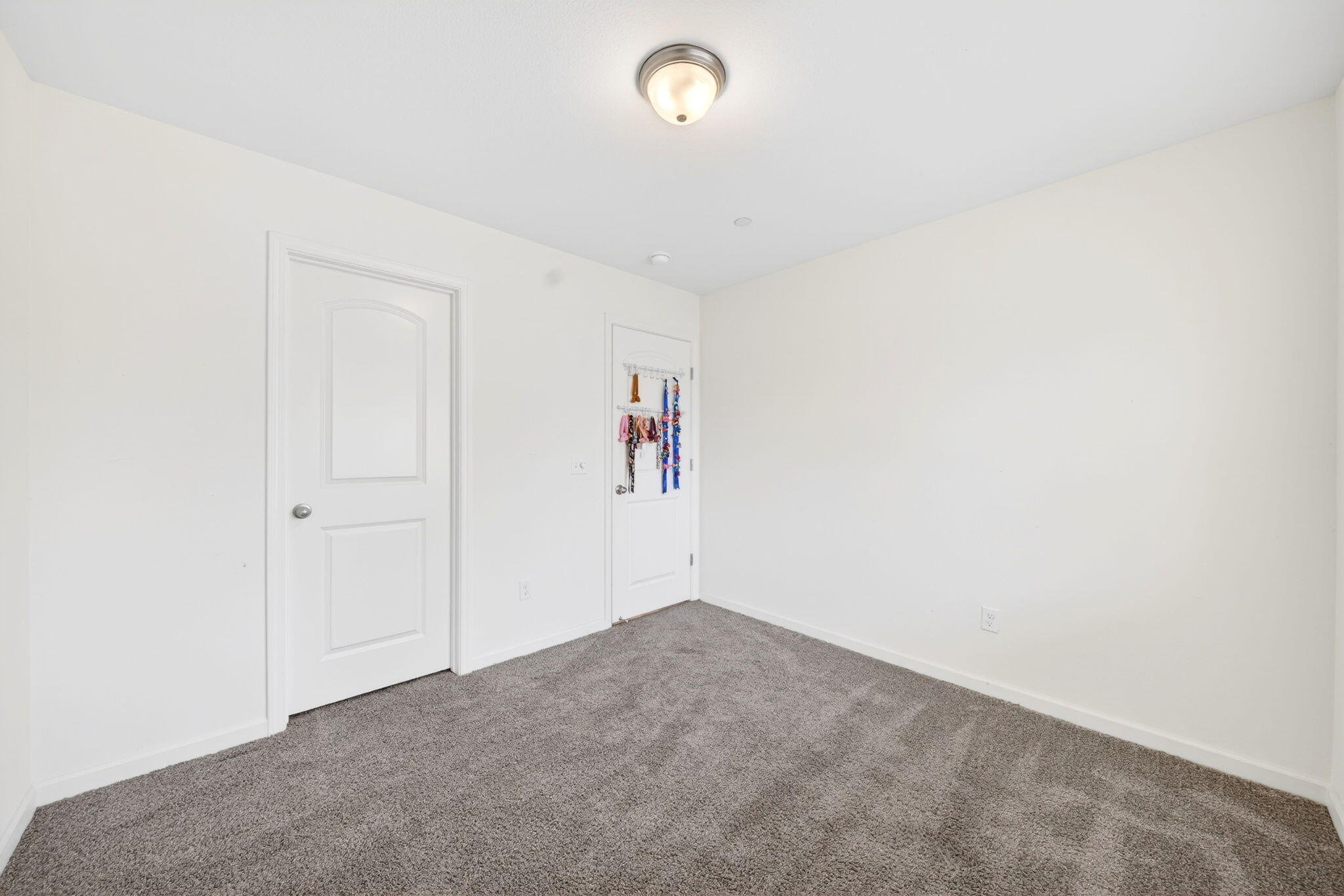 2611 W Theta Avenue W