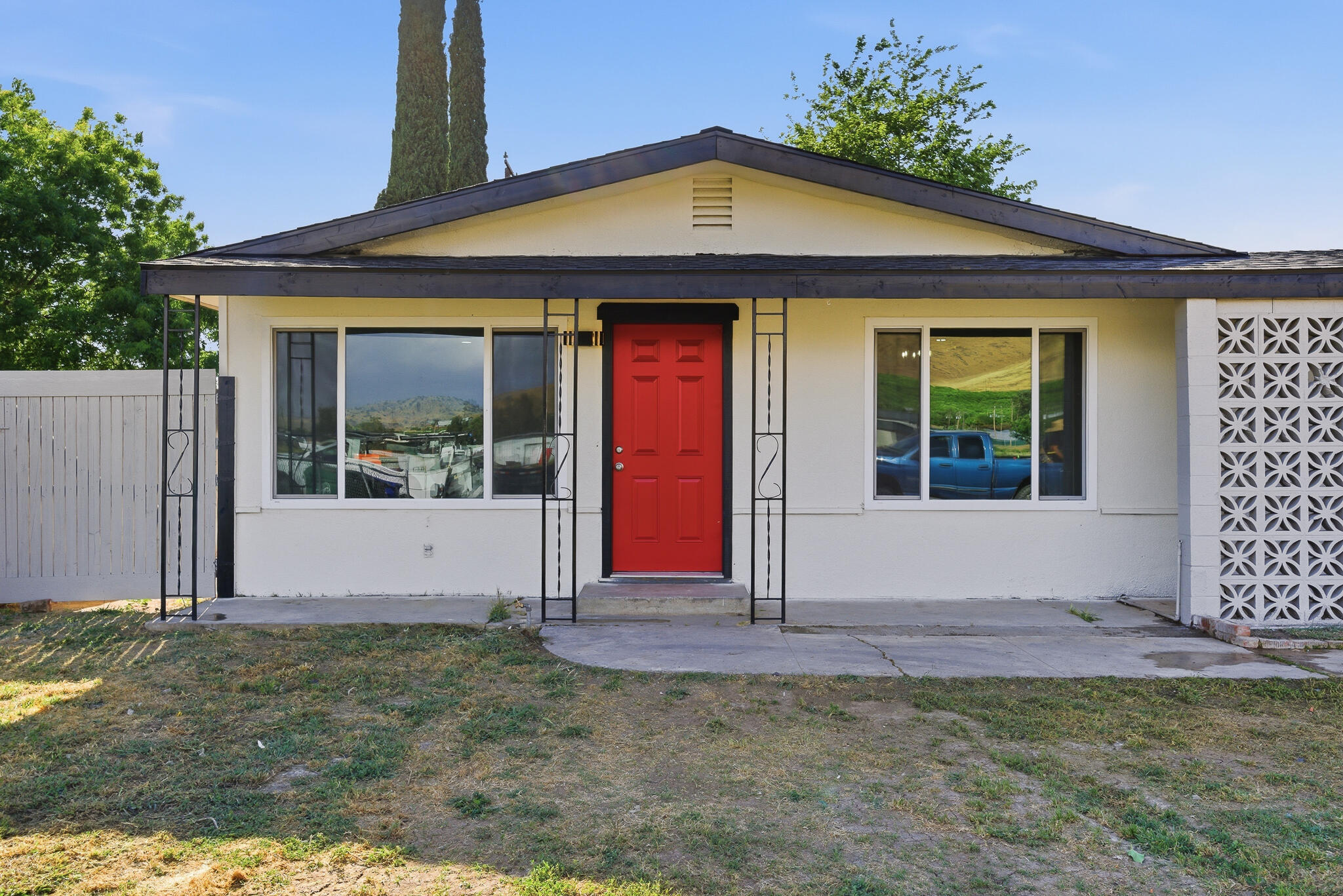 1963 Douglas Street