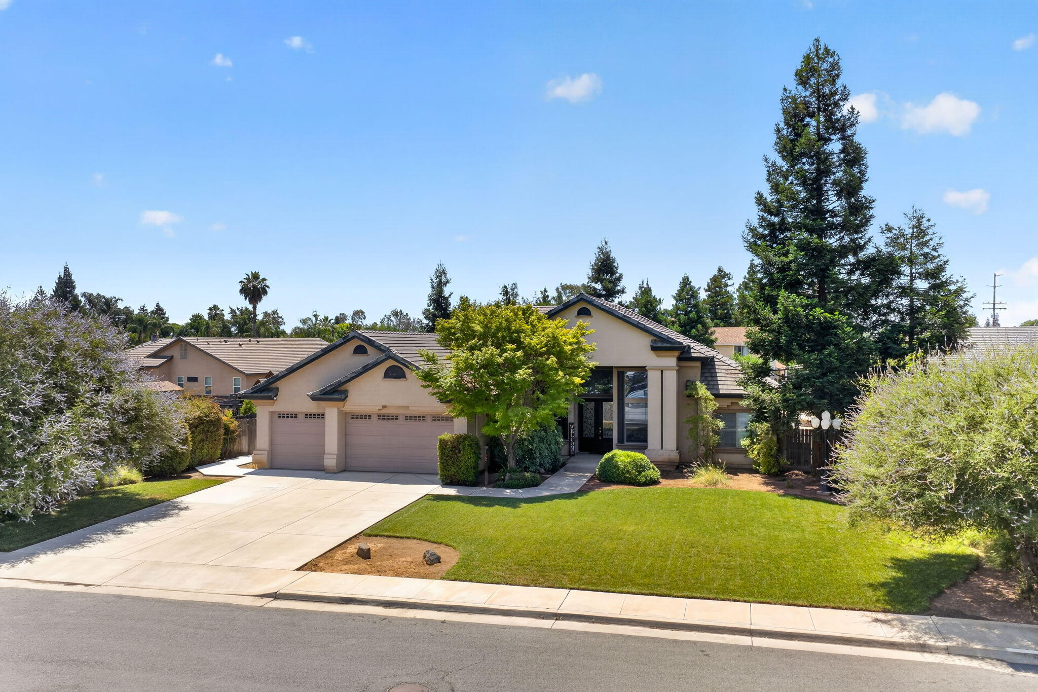1567 NW Shelly Lane