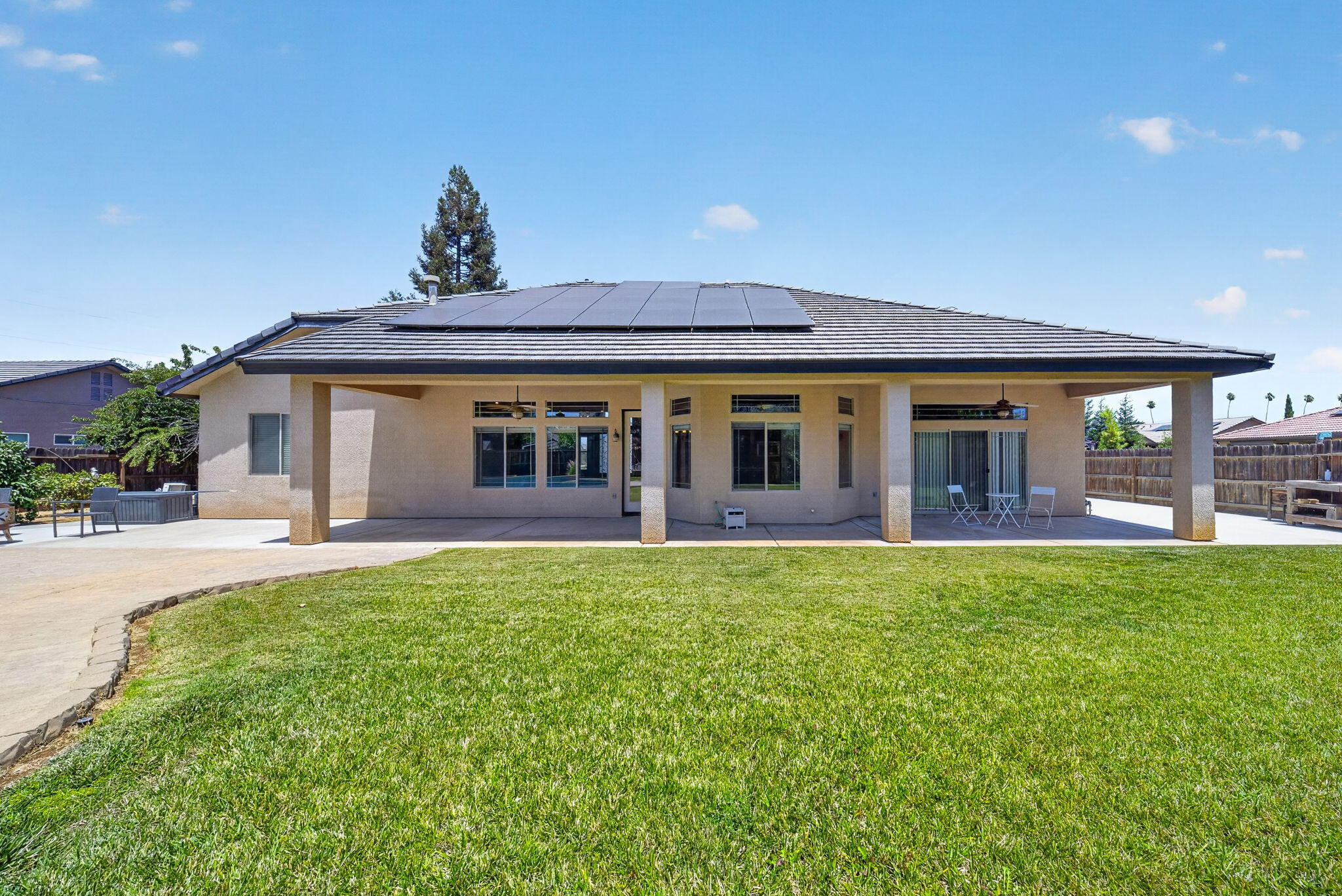 1567 NW Shelly Lane