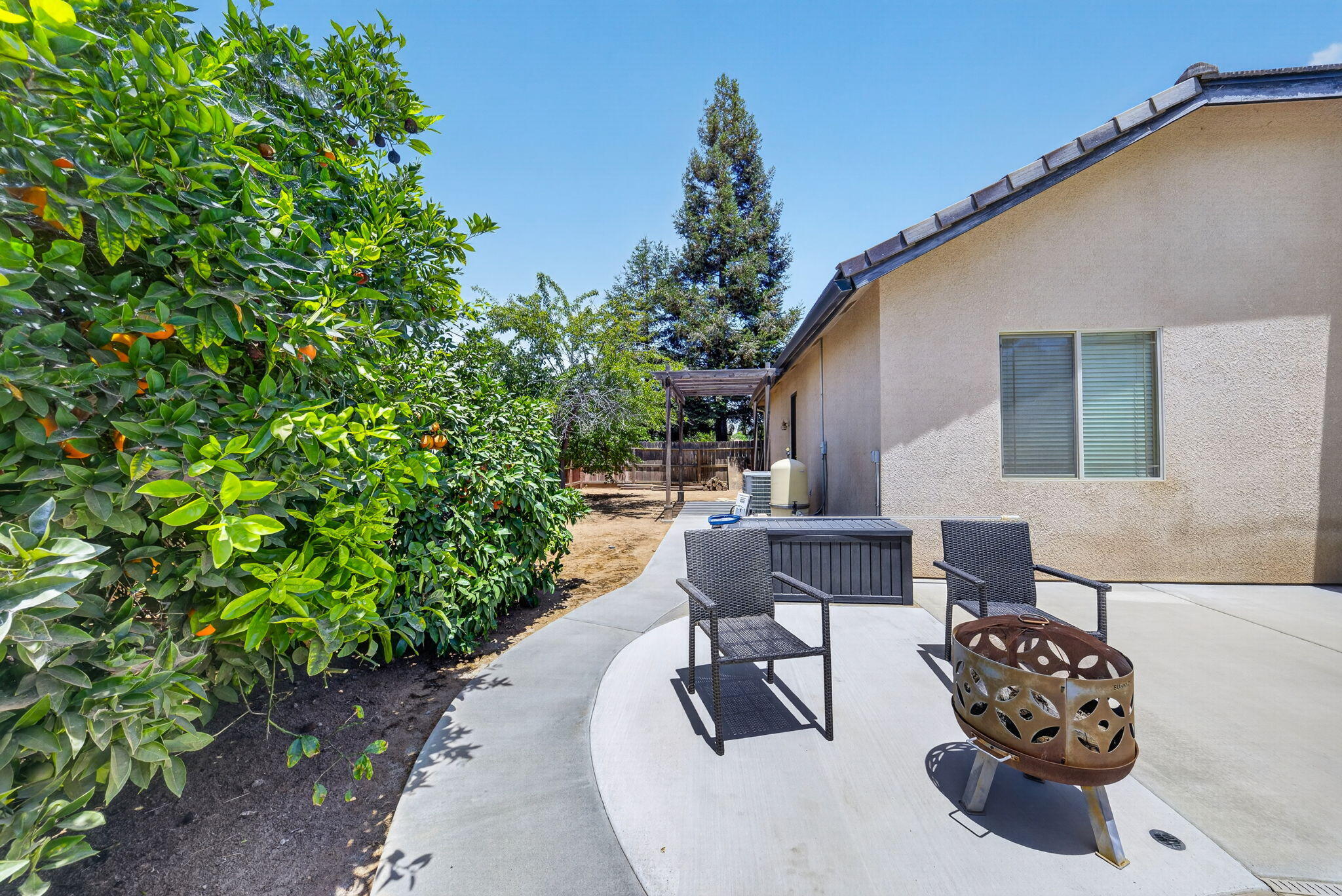 1567 NW Shelly Lane