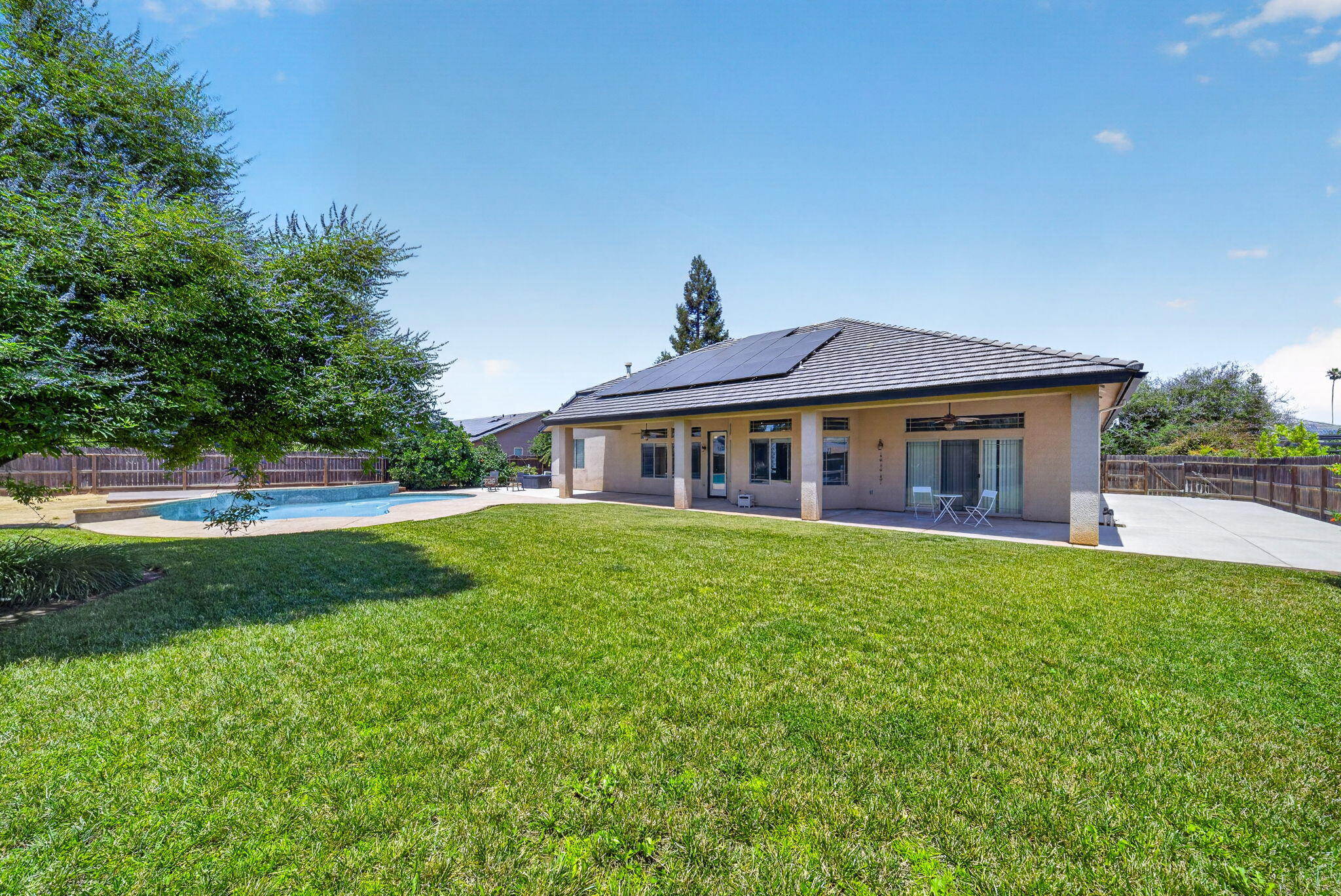 1567 NW Shelly Lane