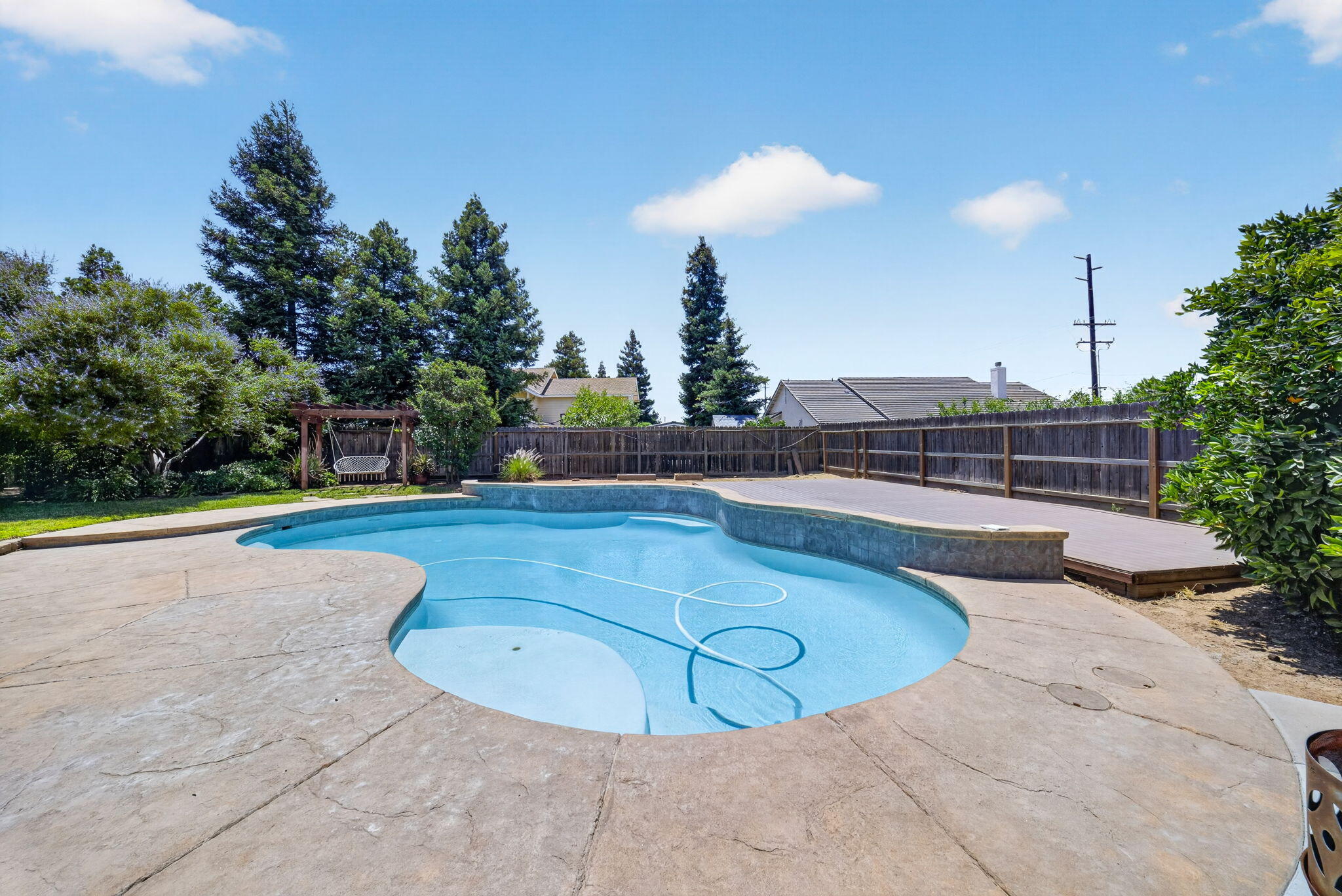 1567 NW Shelly Lane