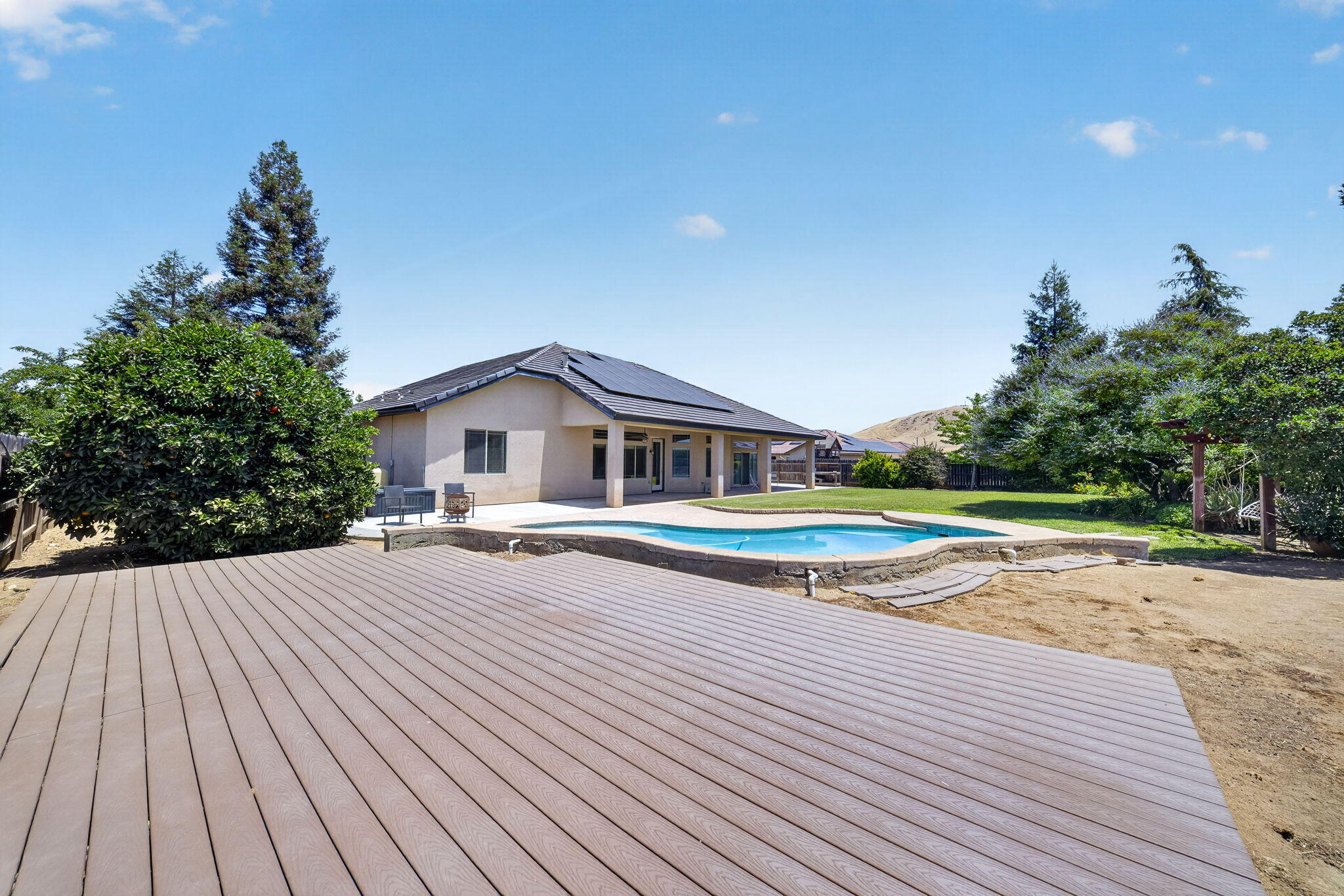 1567 NW Shelly Lane