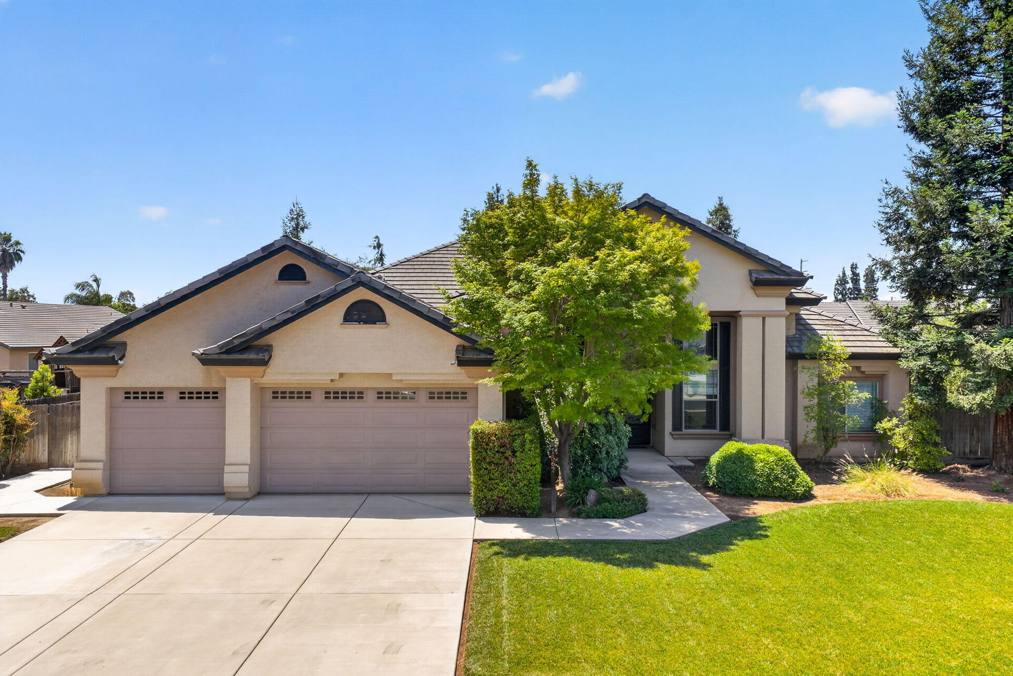 1567 NW Shelly Lane