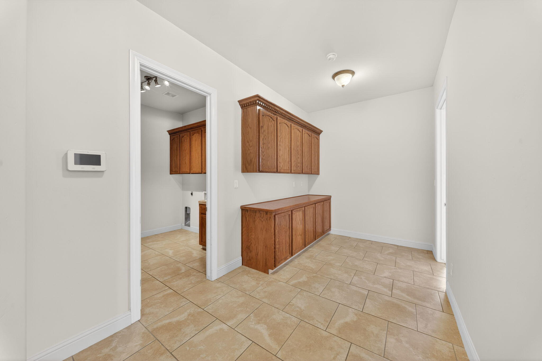 1567 NW Shelly Lane