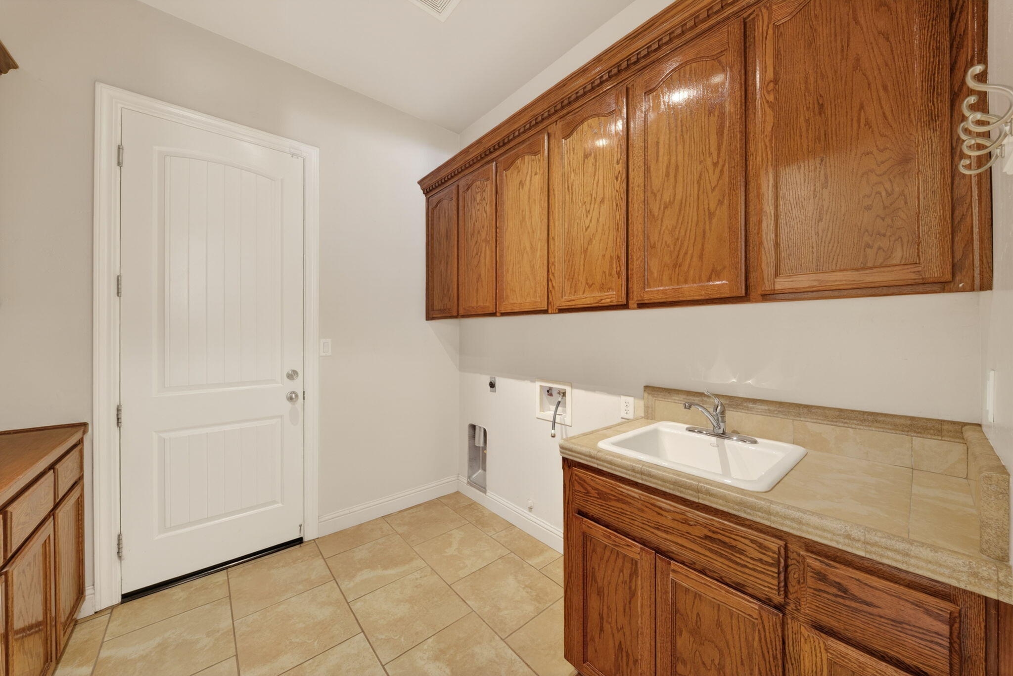 1567 NW Shelly Lane