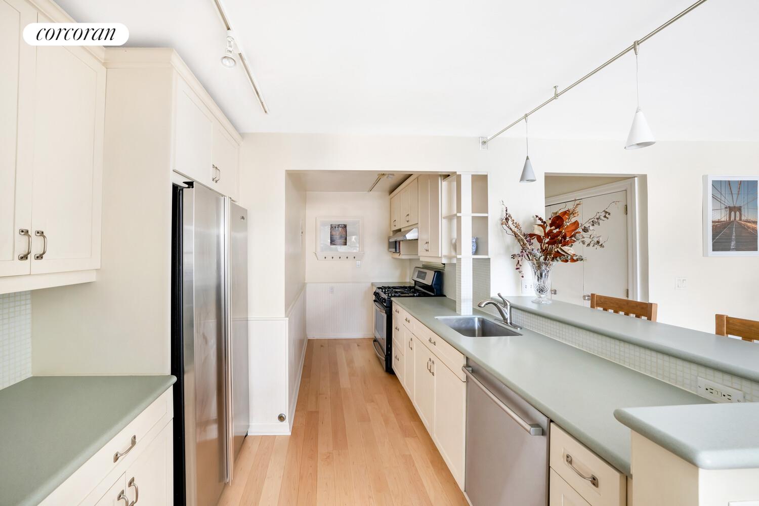 225 E 57TH Street 8LS