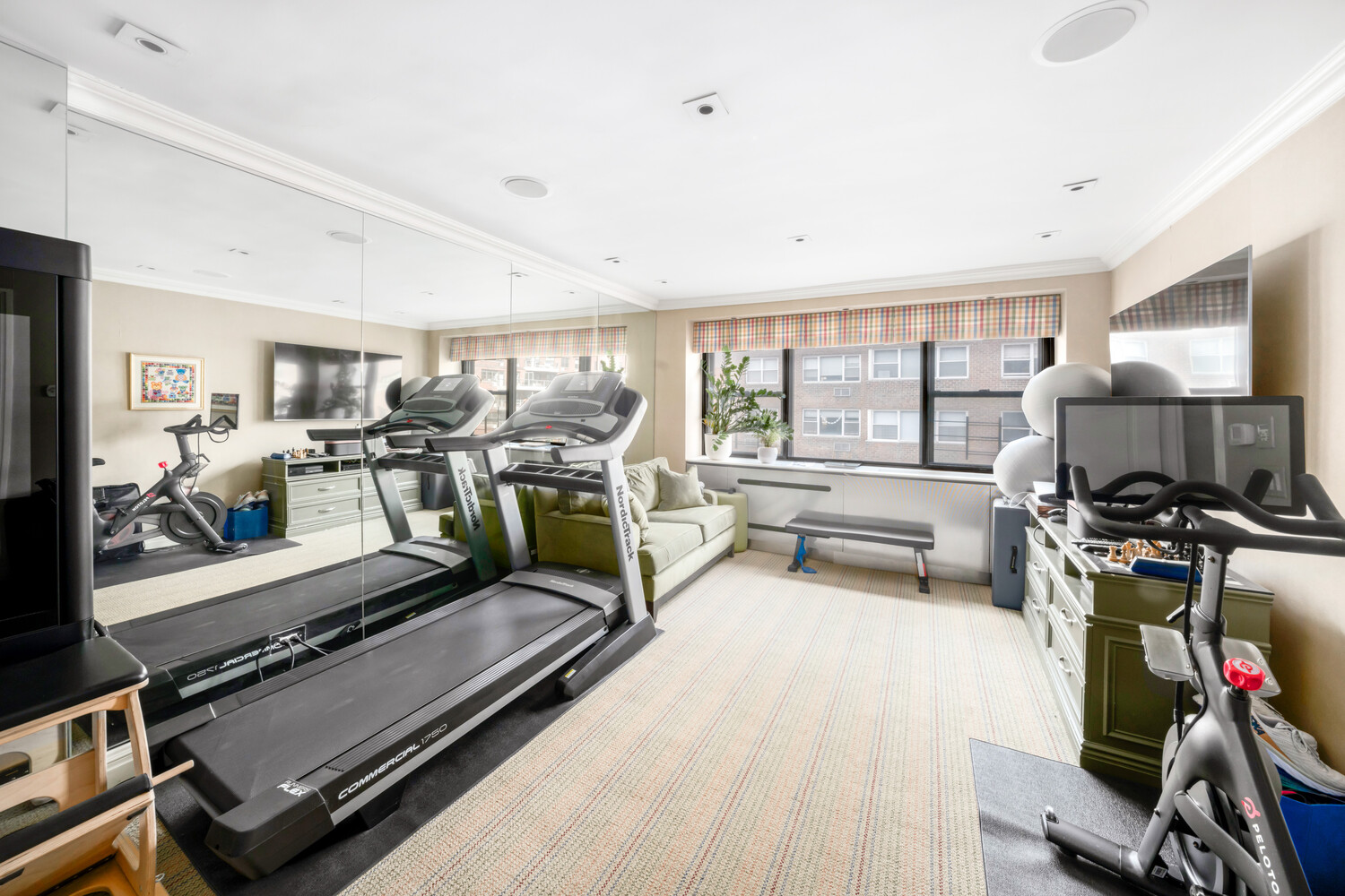 233 E 69TH Street 14K