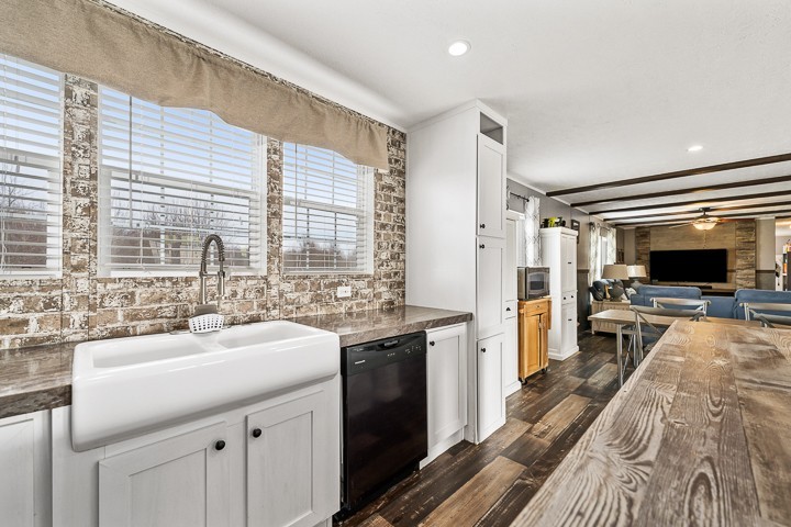 255 Miller Ln