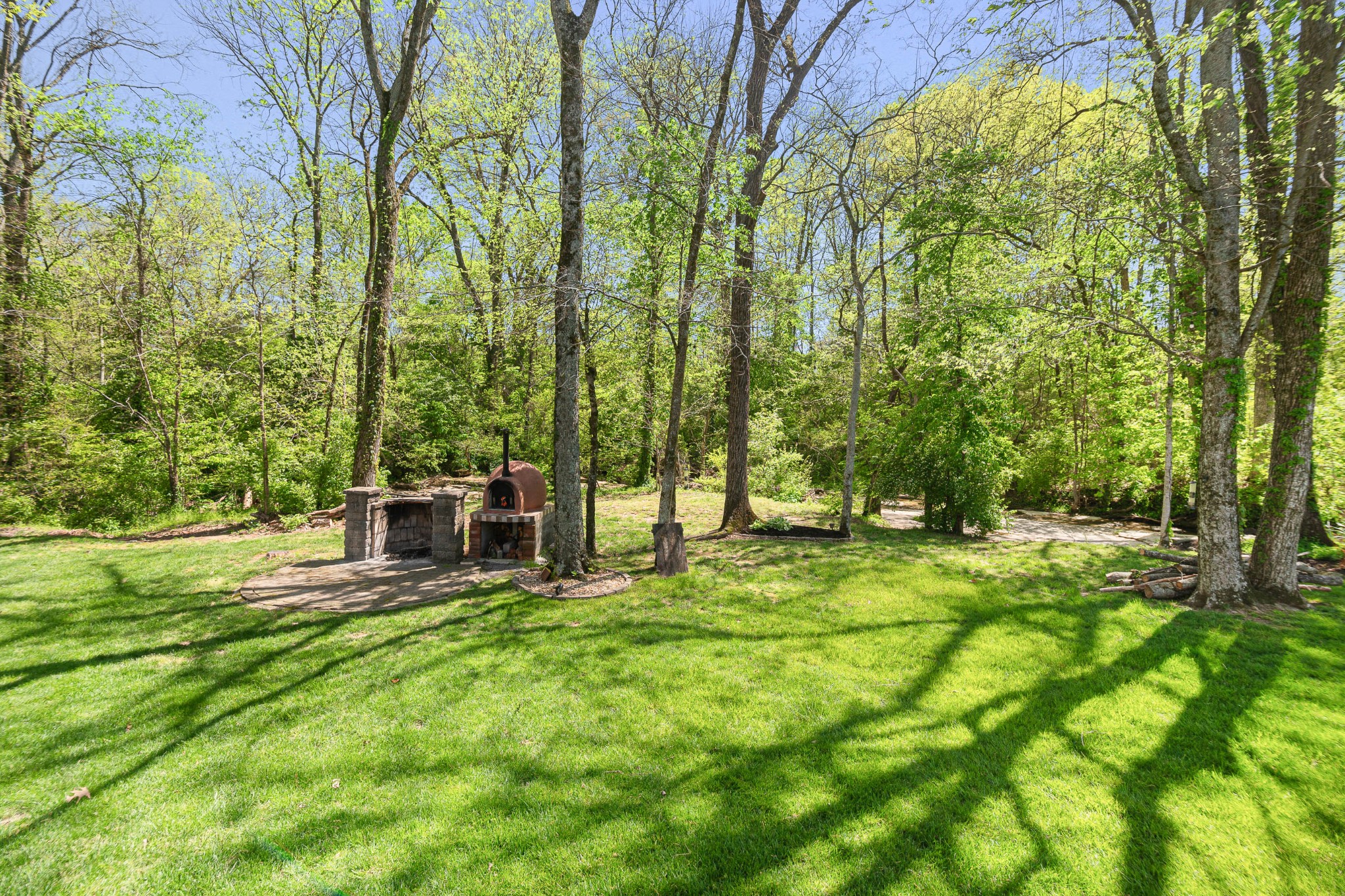 6025 Inglenook Dr