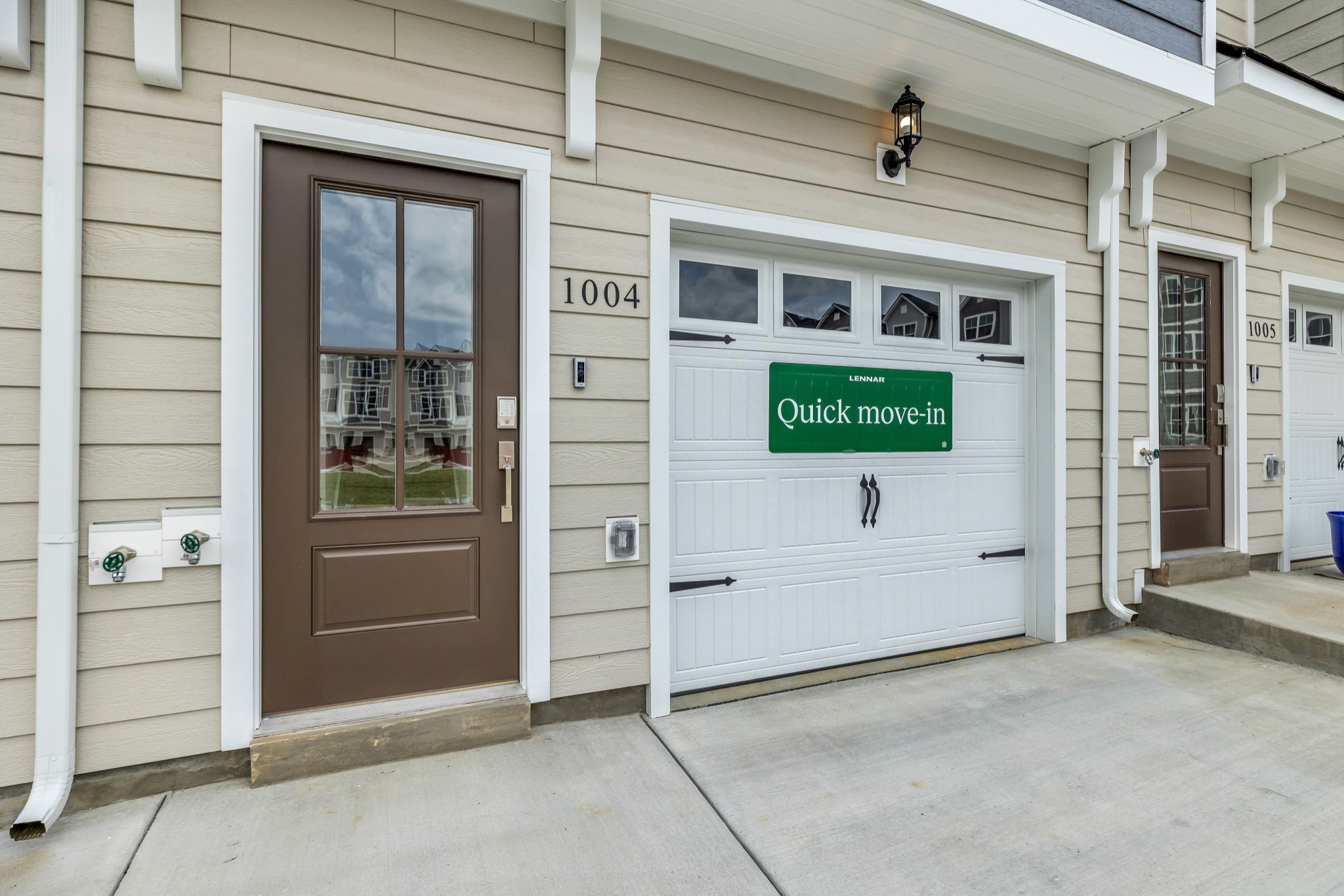 1001 Taylor Circle