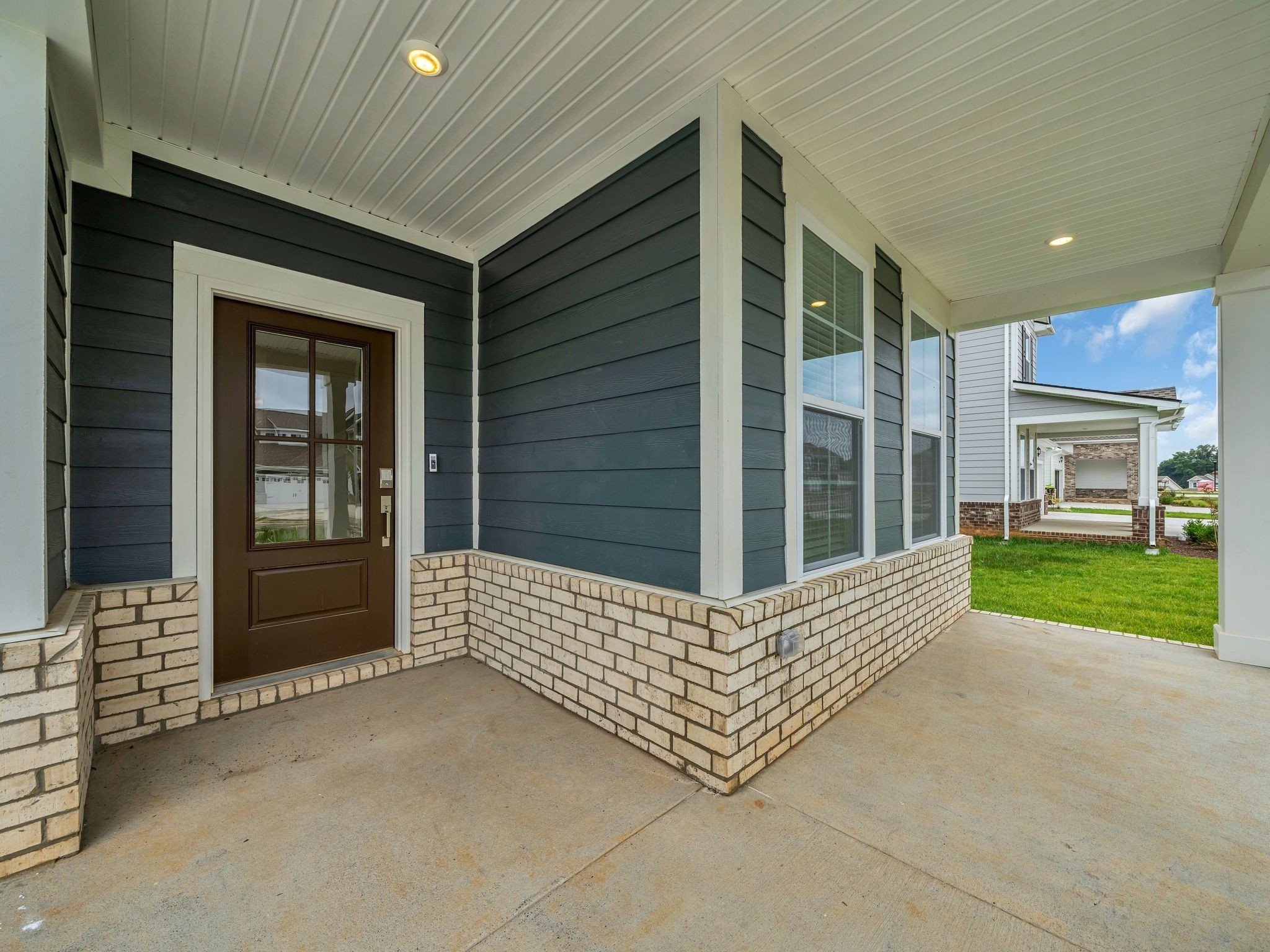 812 Bur Oak Court