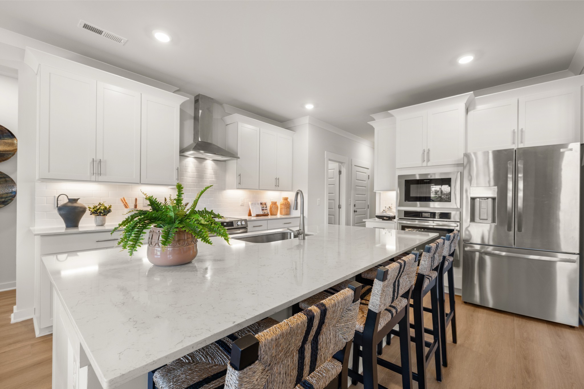 702 Heathview Court