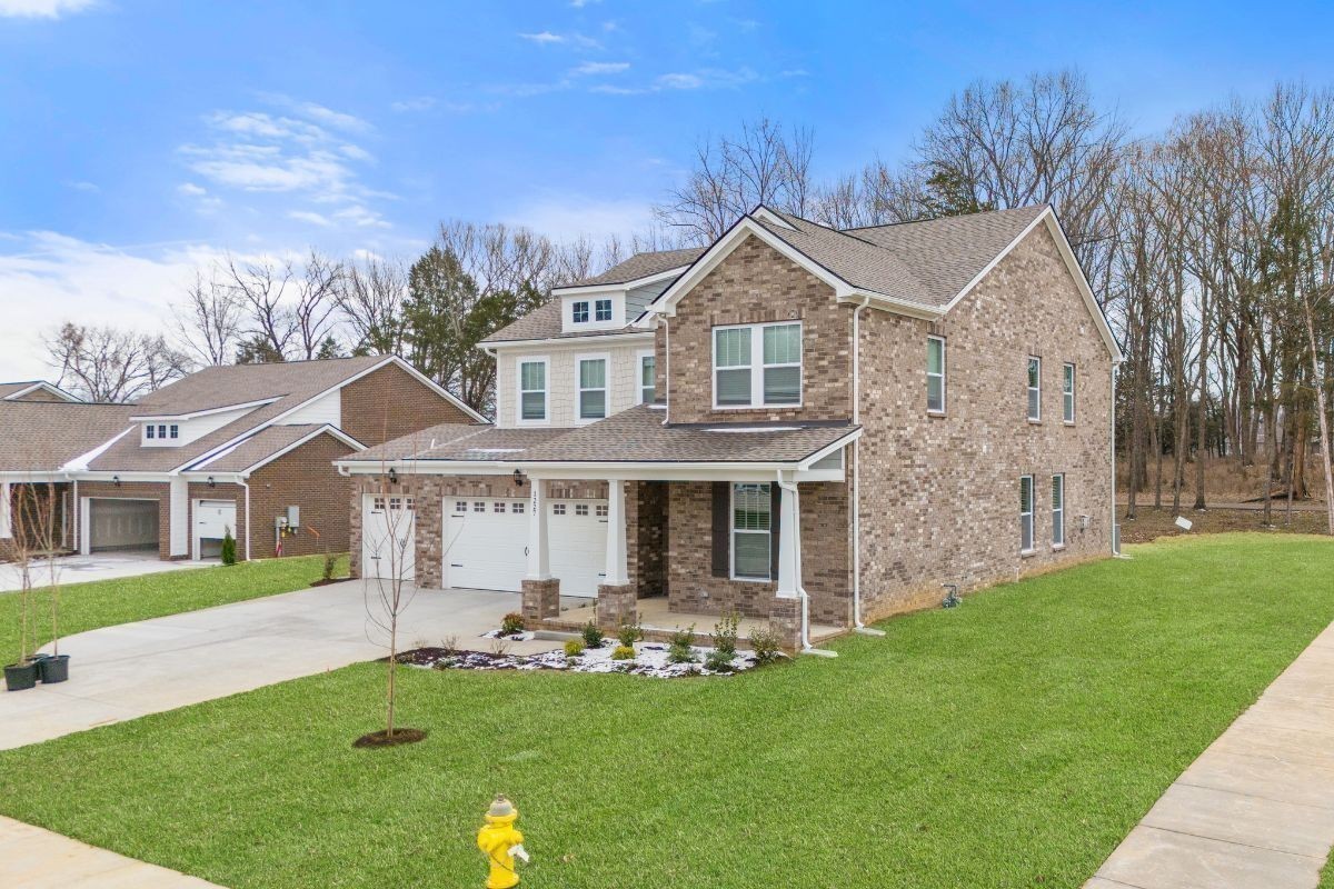 1512 Hartview Lane