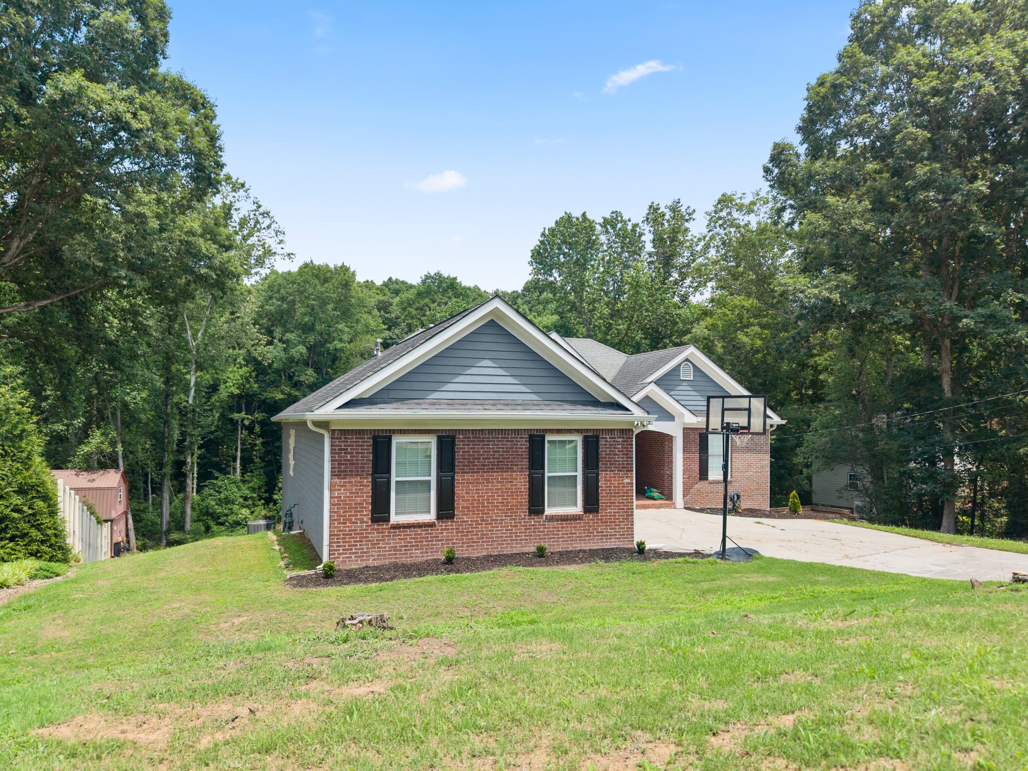 6471 Ivy Springs Dr