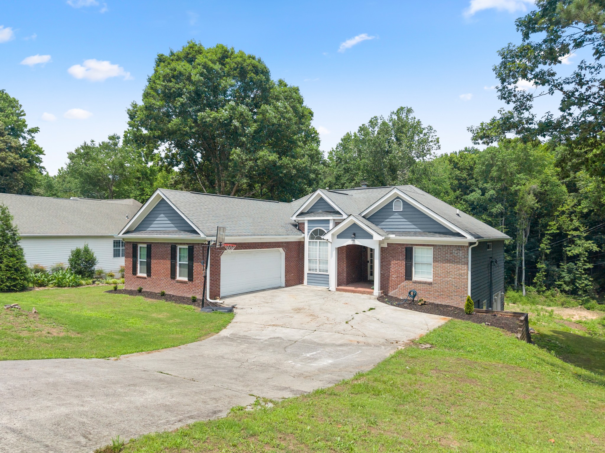 6471 Ivy Springs Dr