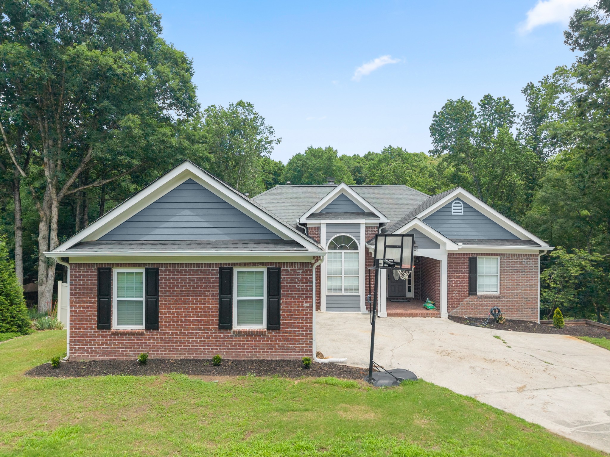 6471 Ivy Springs Dr