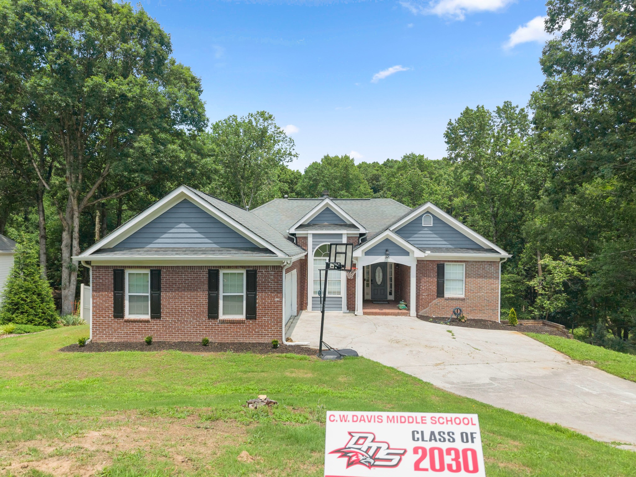 6471 Ivy Springs Dr