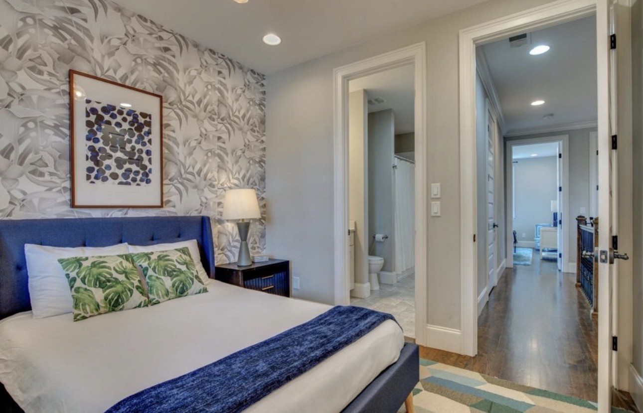 928 N 6th St
