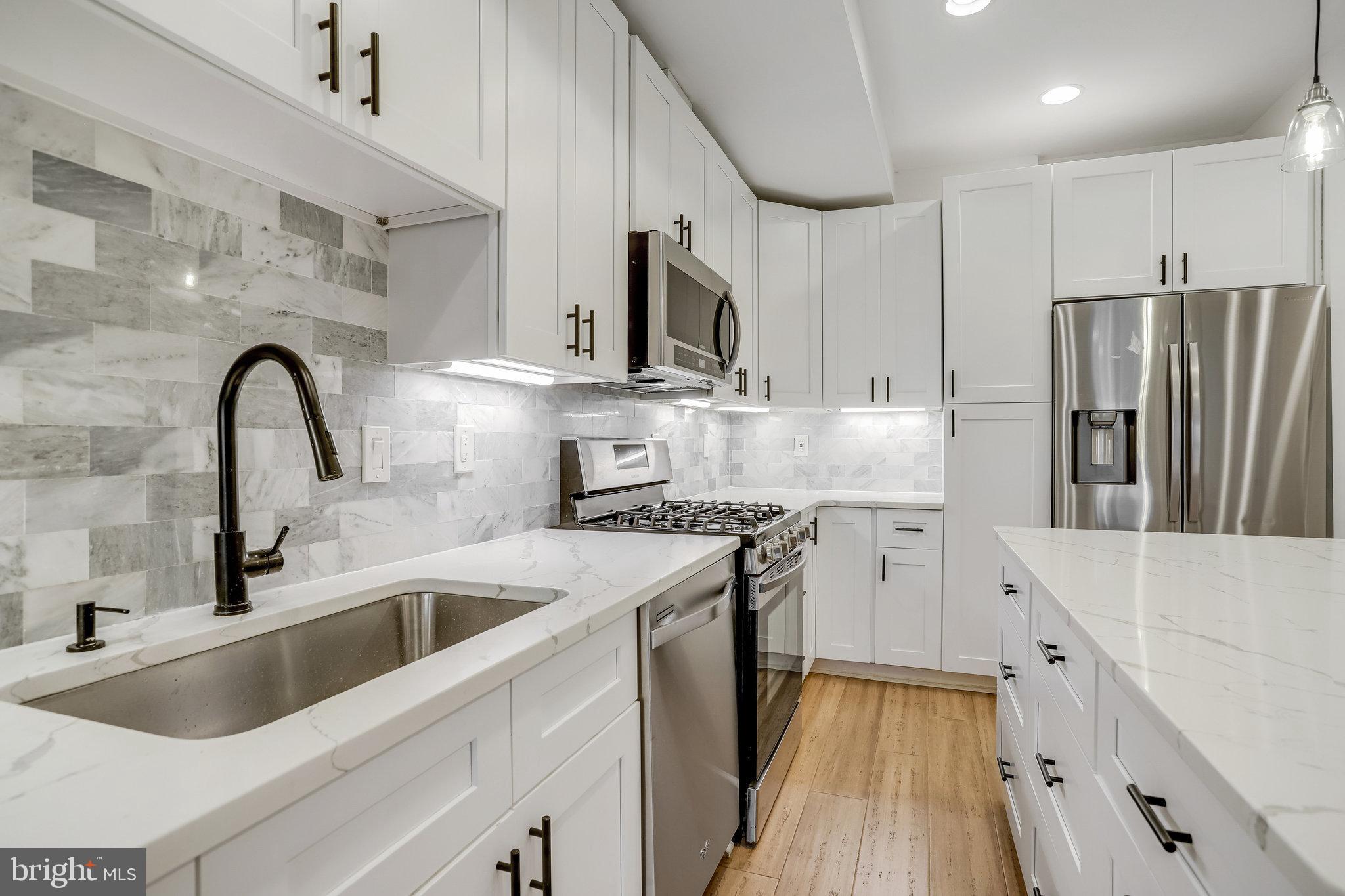 1225 RAUM STREET NE 1