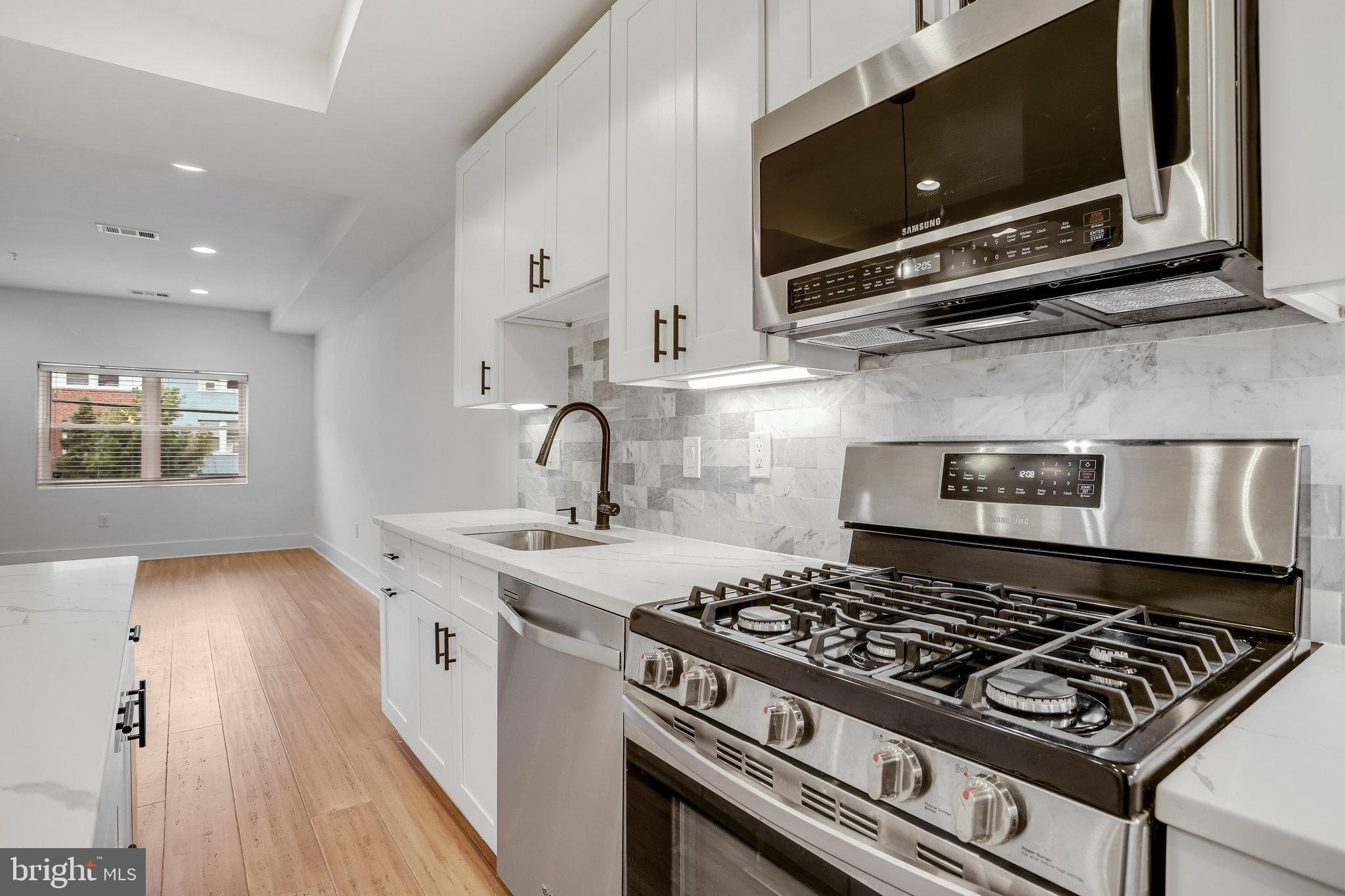 1225 RAUM STREET NE 1