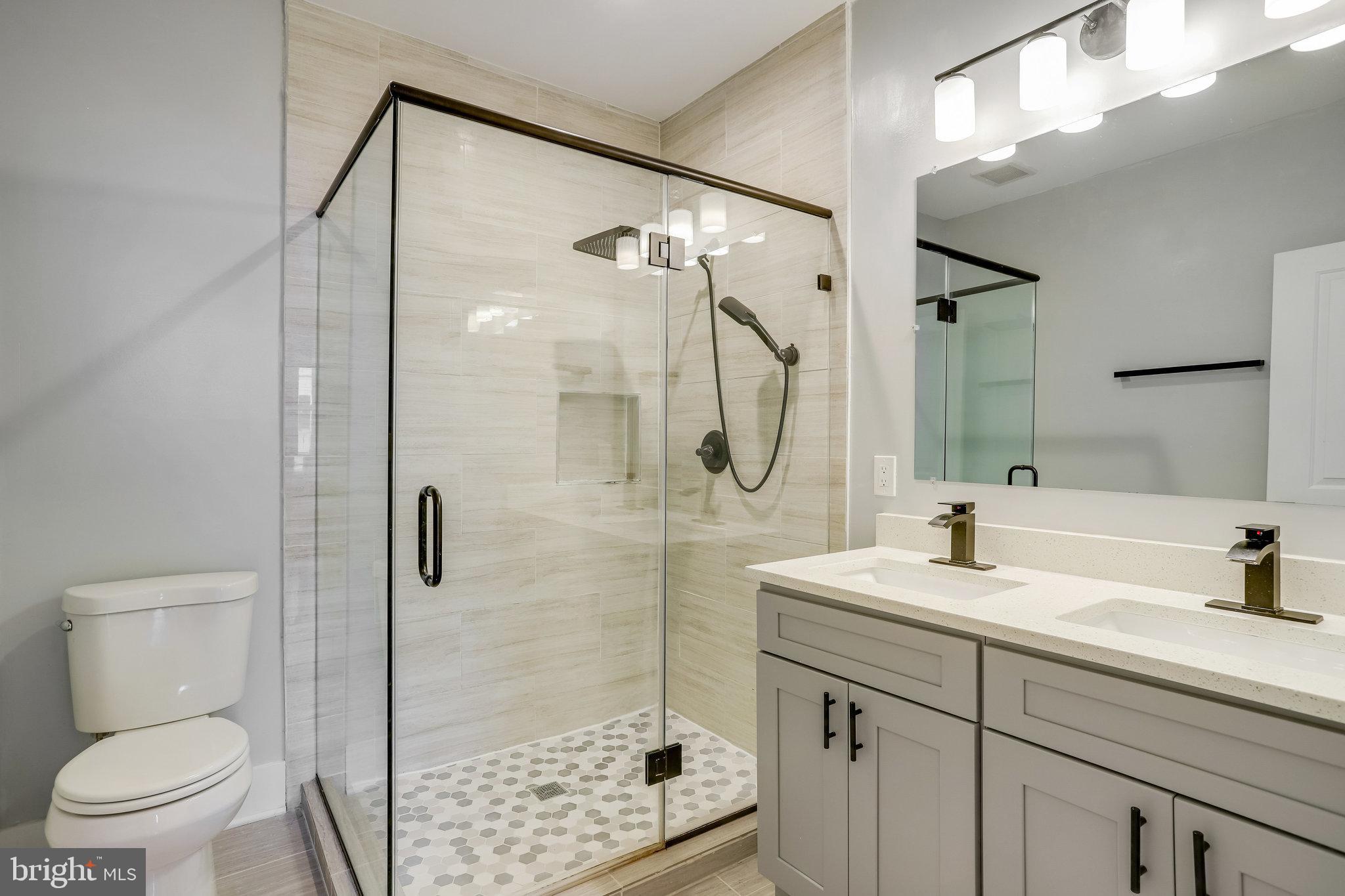 1225 RAUM STREET NE 1