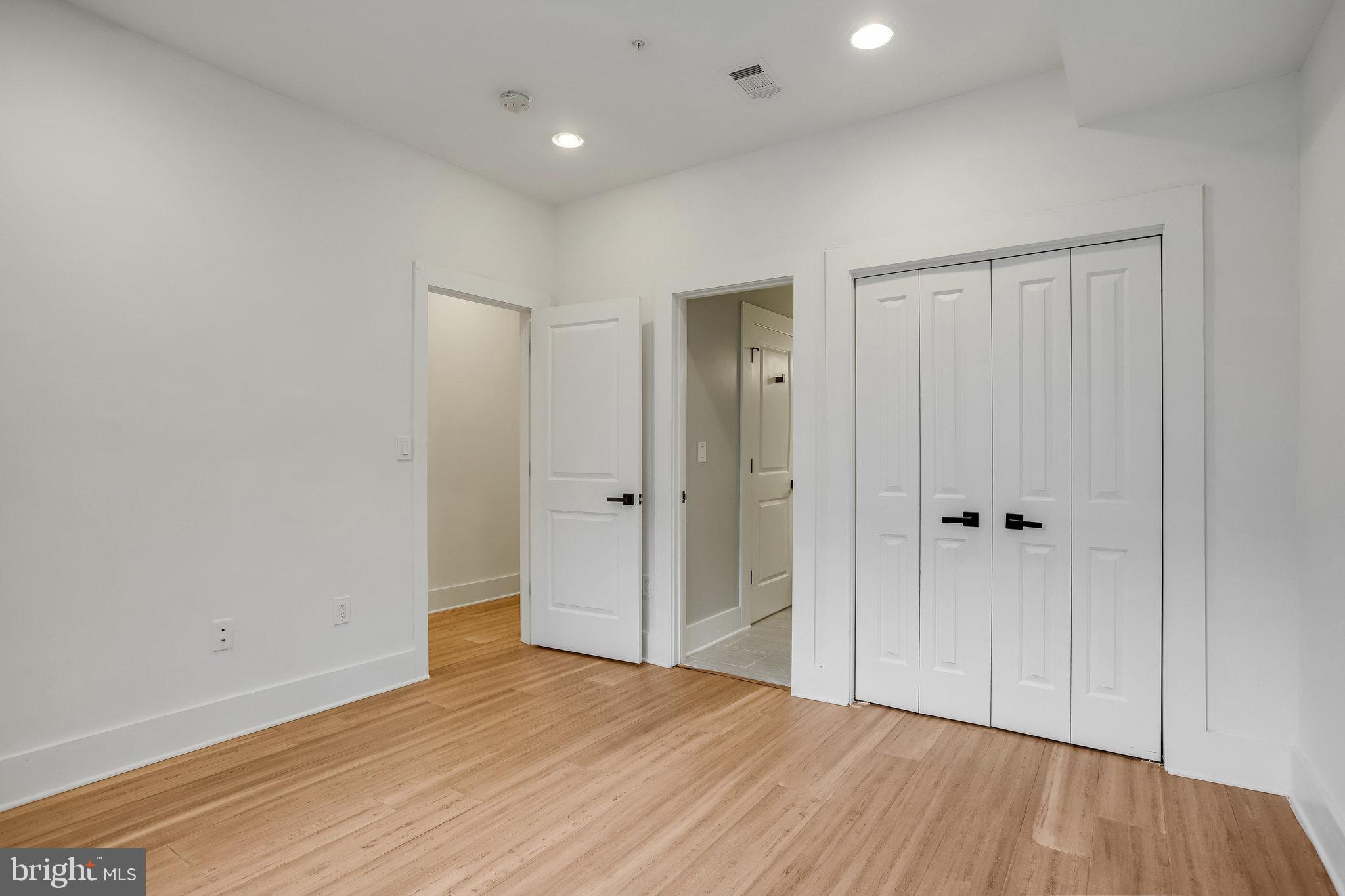 1225 RAUM STREET NE 1