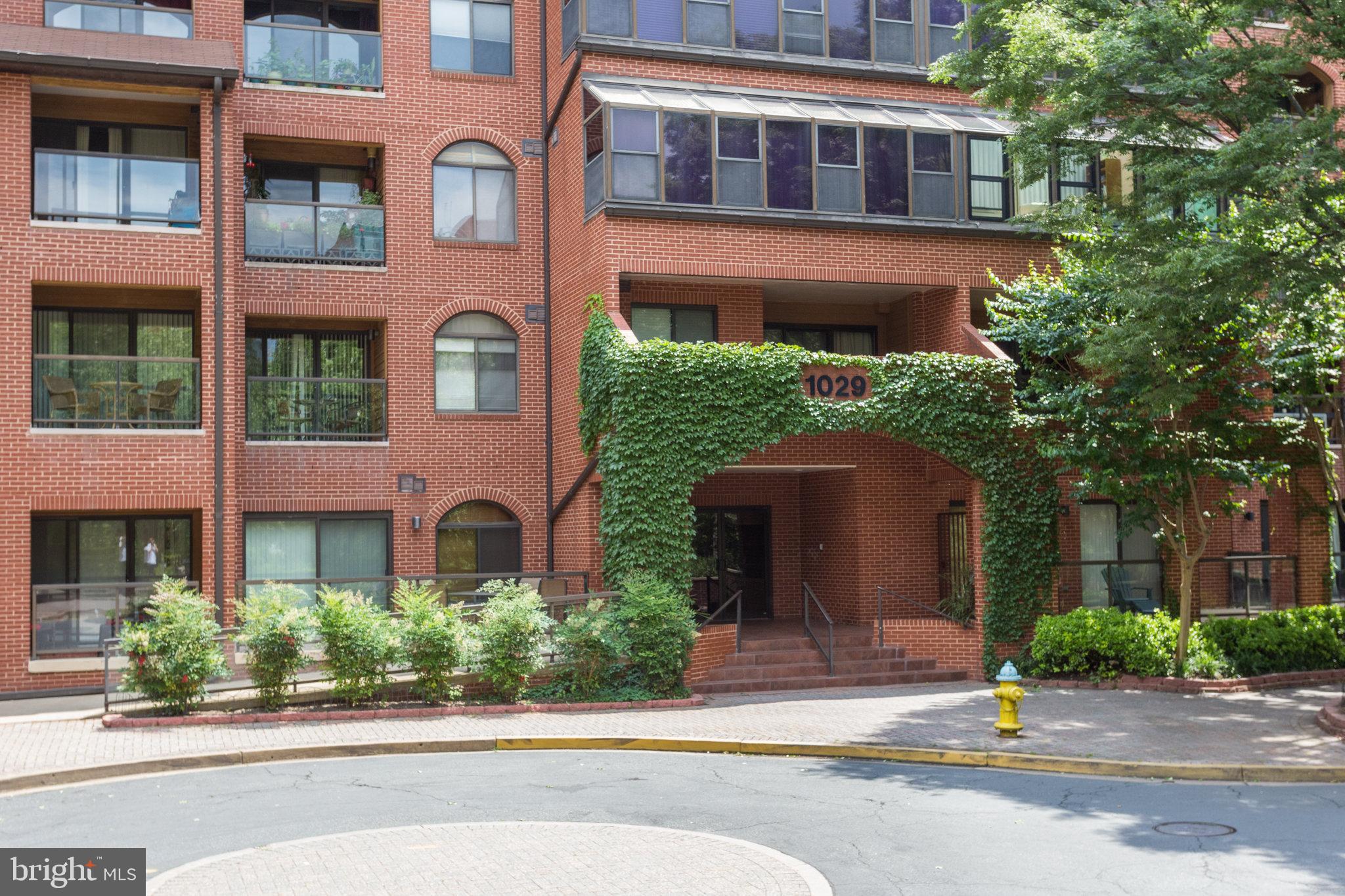 1029 N STUART STREET 115