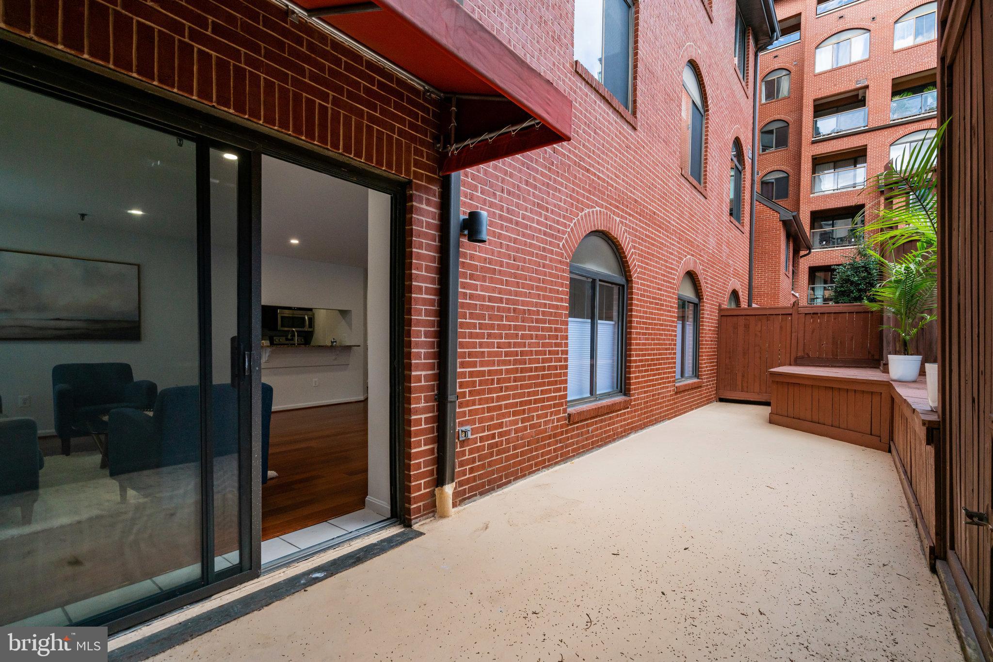 1029 N STUART STREET 115