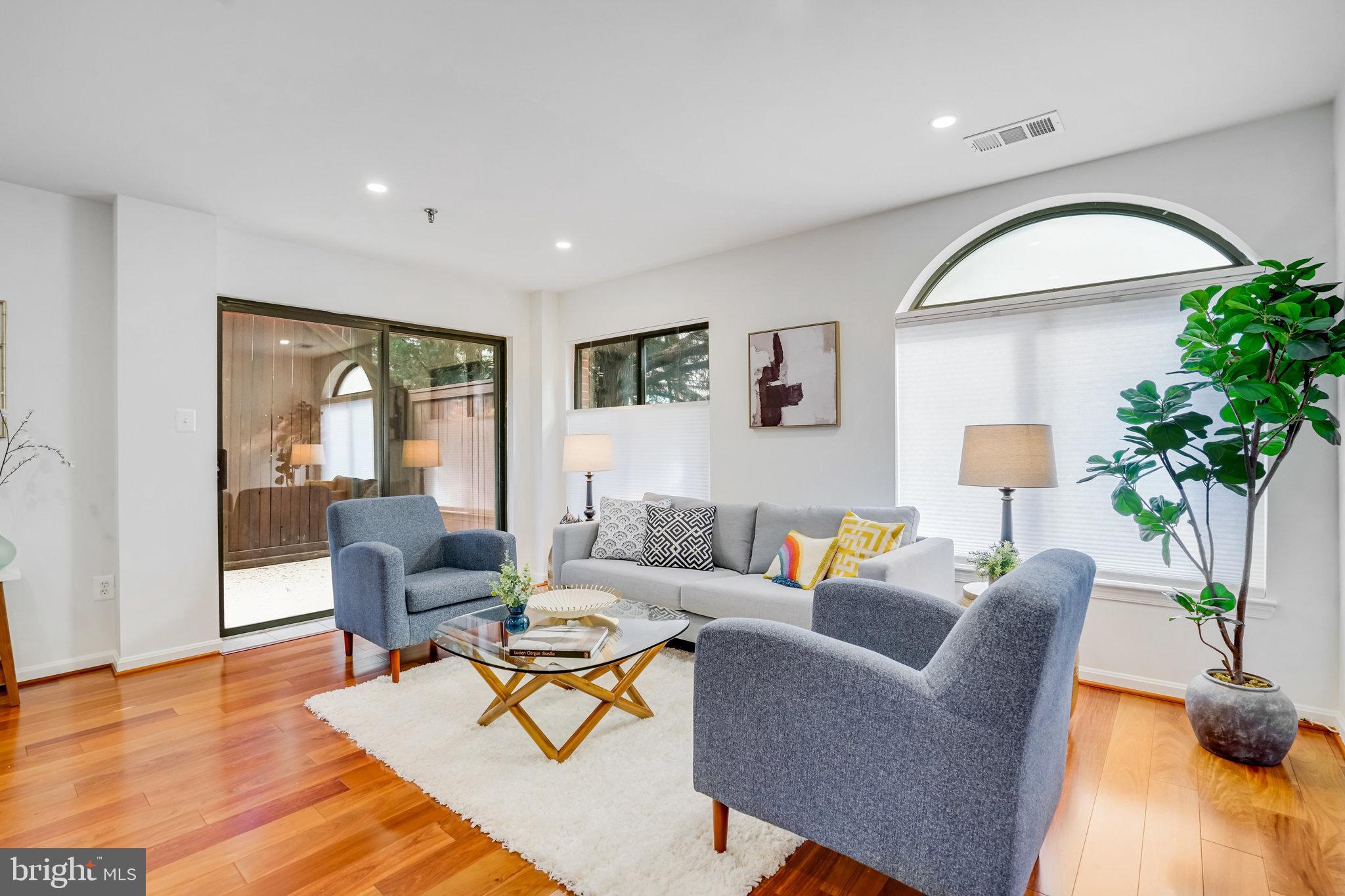 1029 N STUART STREET 115