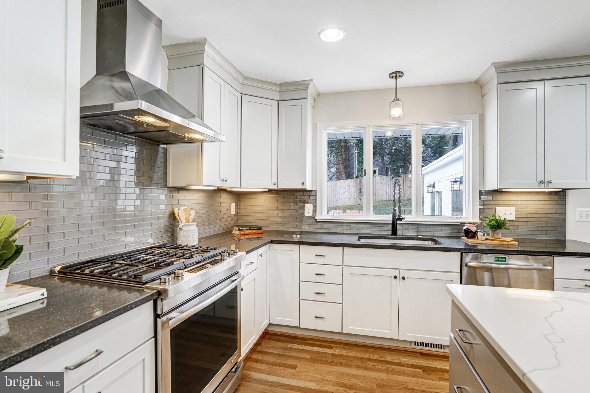 2642 ROBERT WALKER PLACE