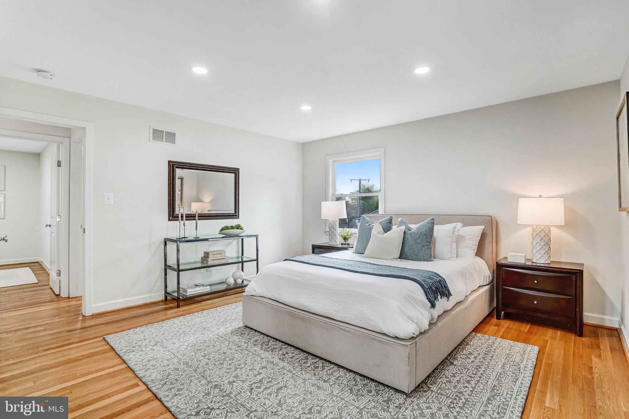 2642 ROBERT WALKER PLACE