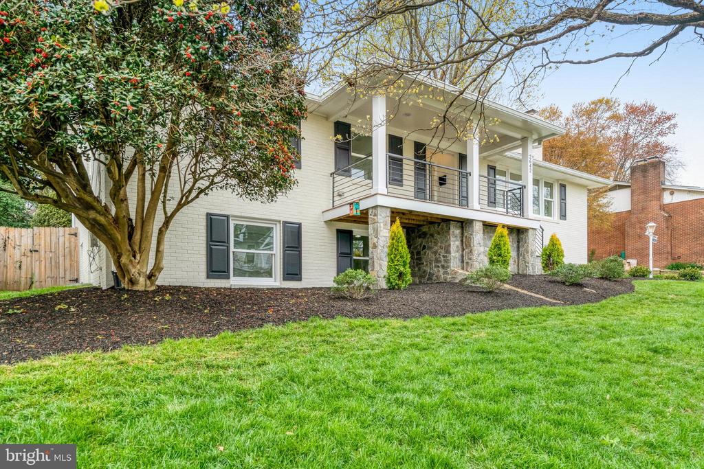 2642 ROBERT WALKER PLACE