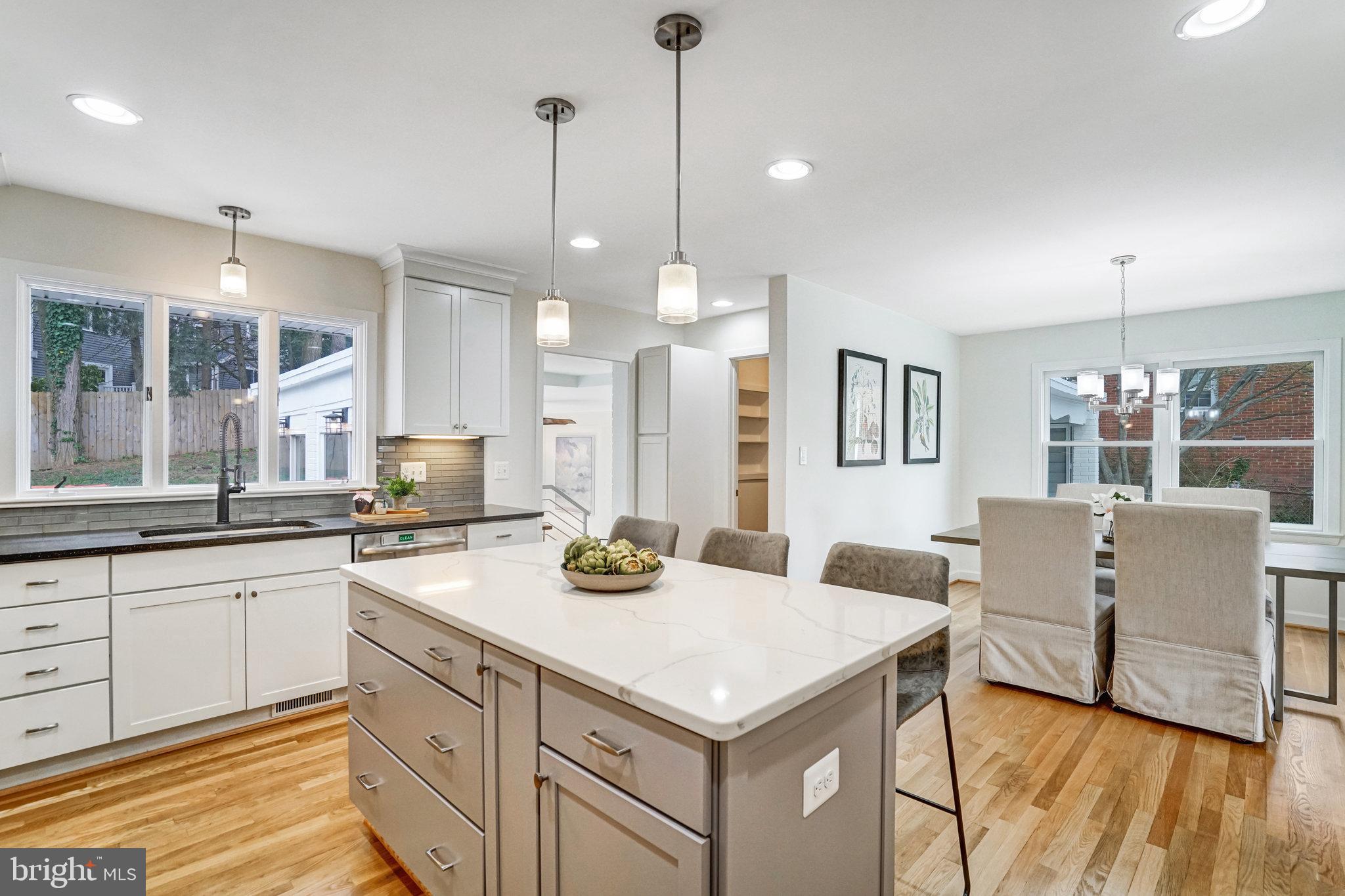 2642 ROBERT WALKER PLACE