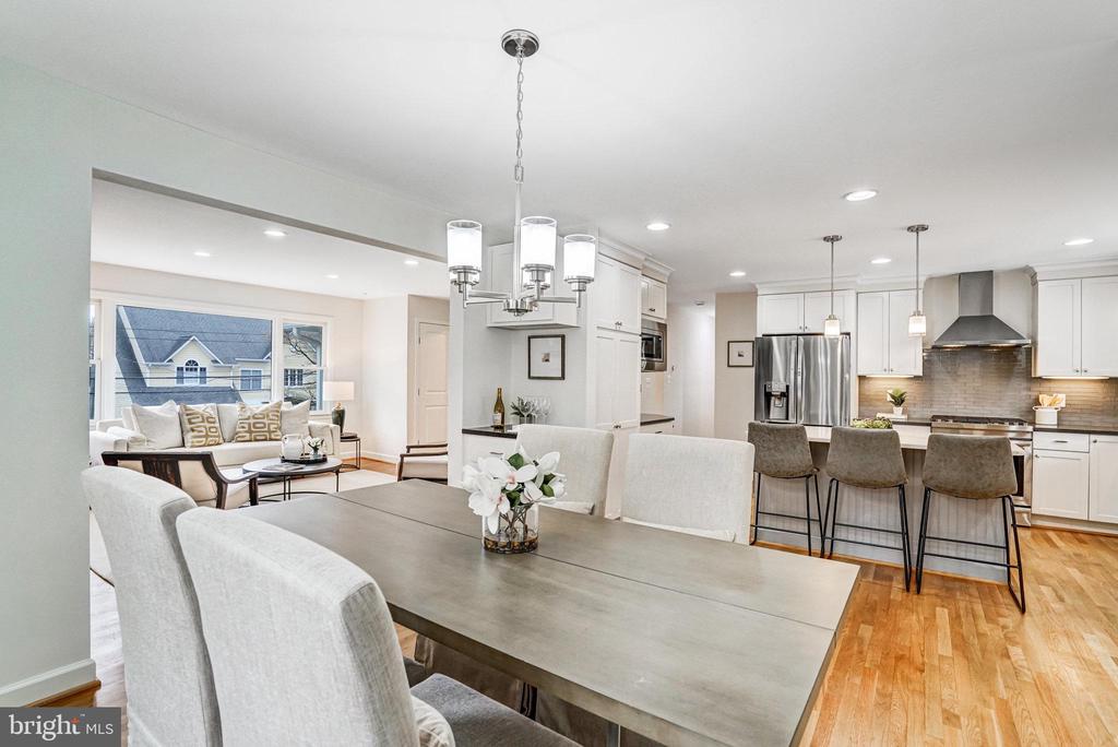 2642 ROBERT WALKER PLACE