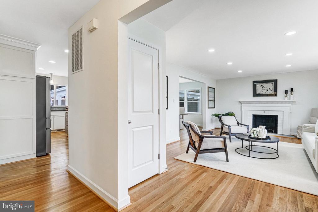 2642 ROBERT WALKER PLACE