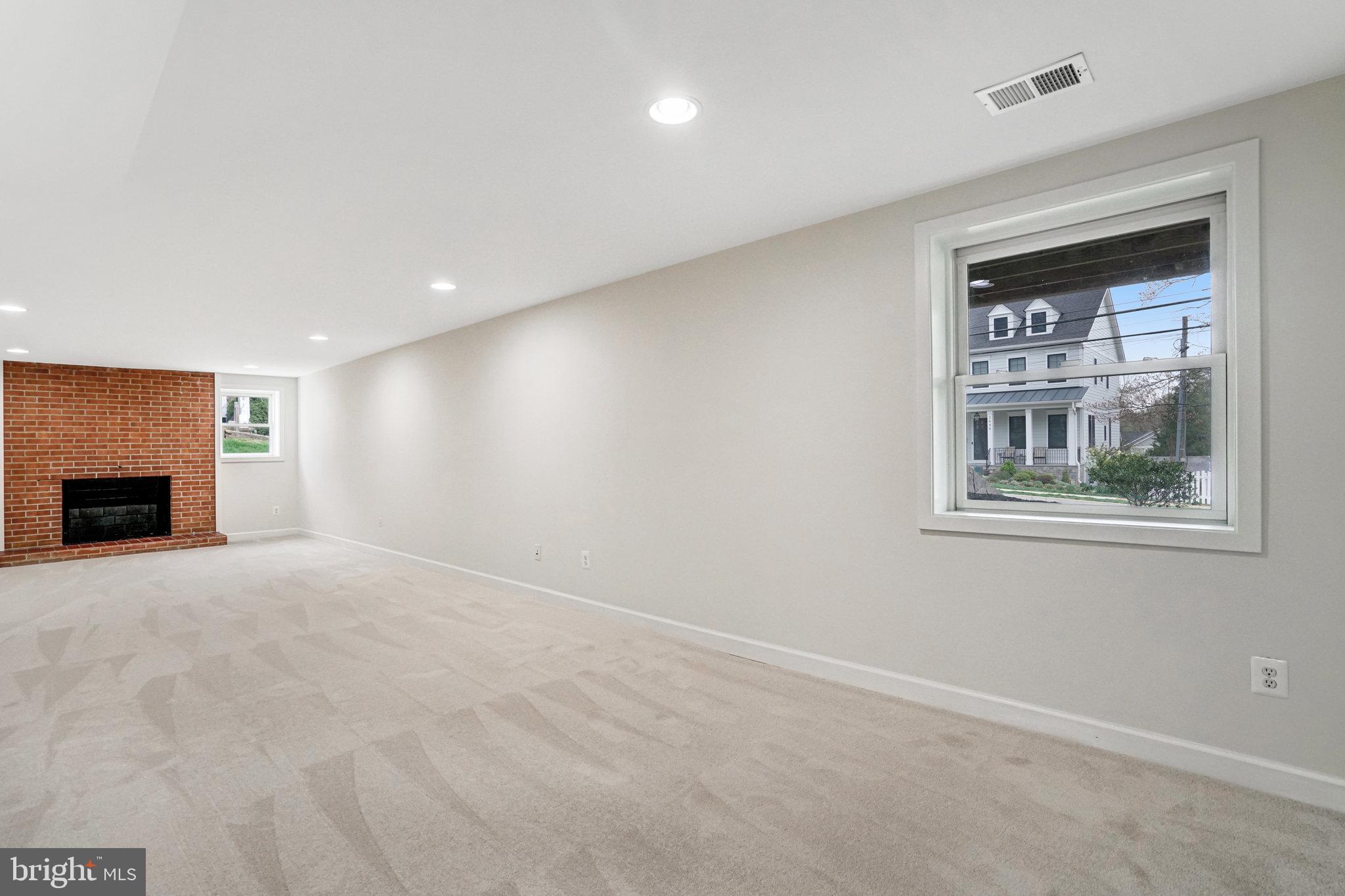 2642 ROBERT WALKER PLACE