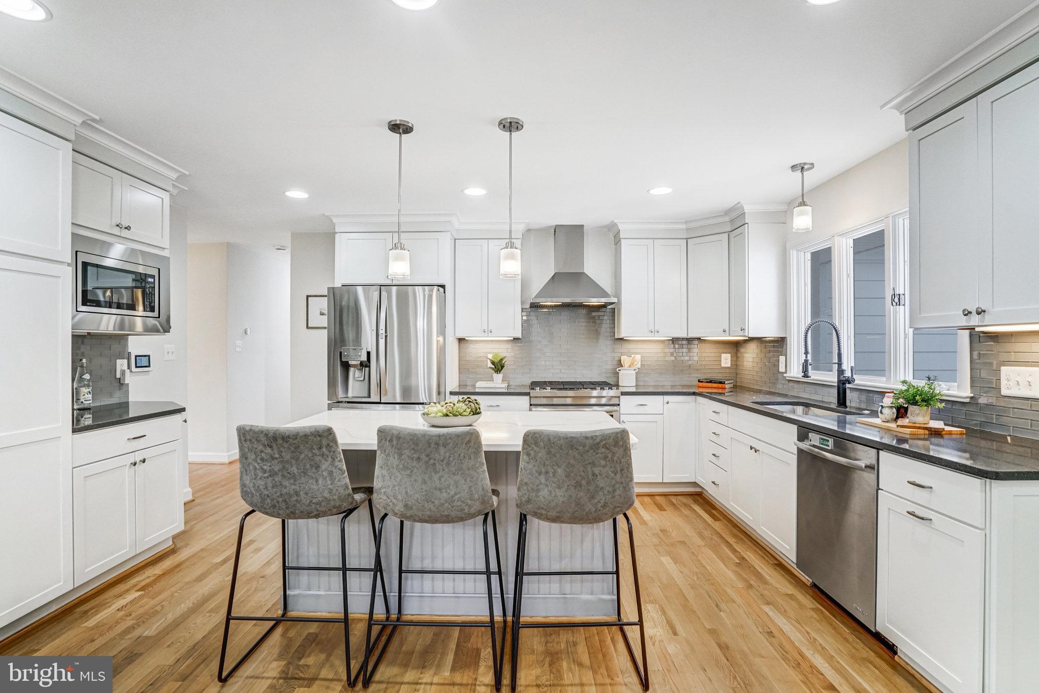 2642 ROBERT WALKER PLACE