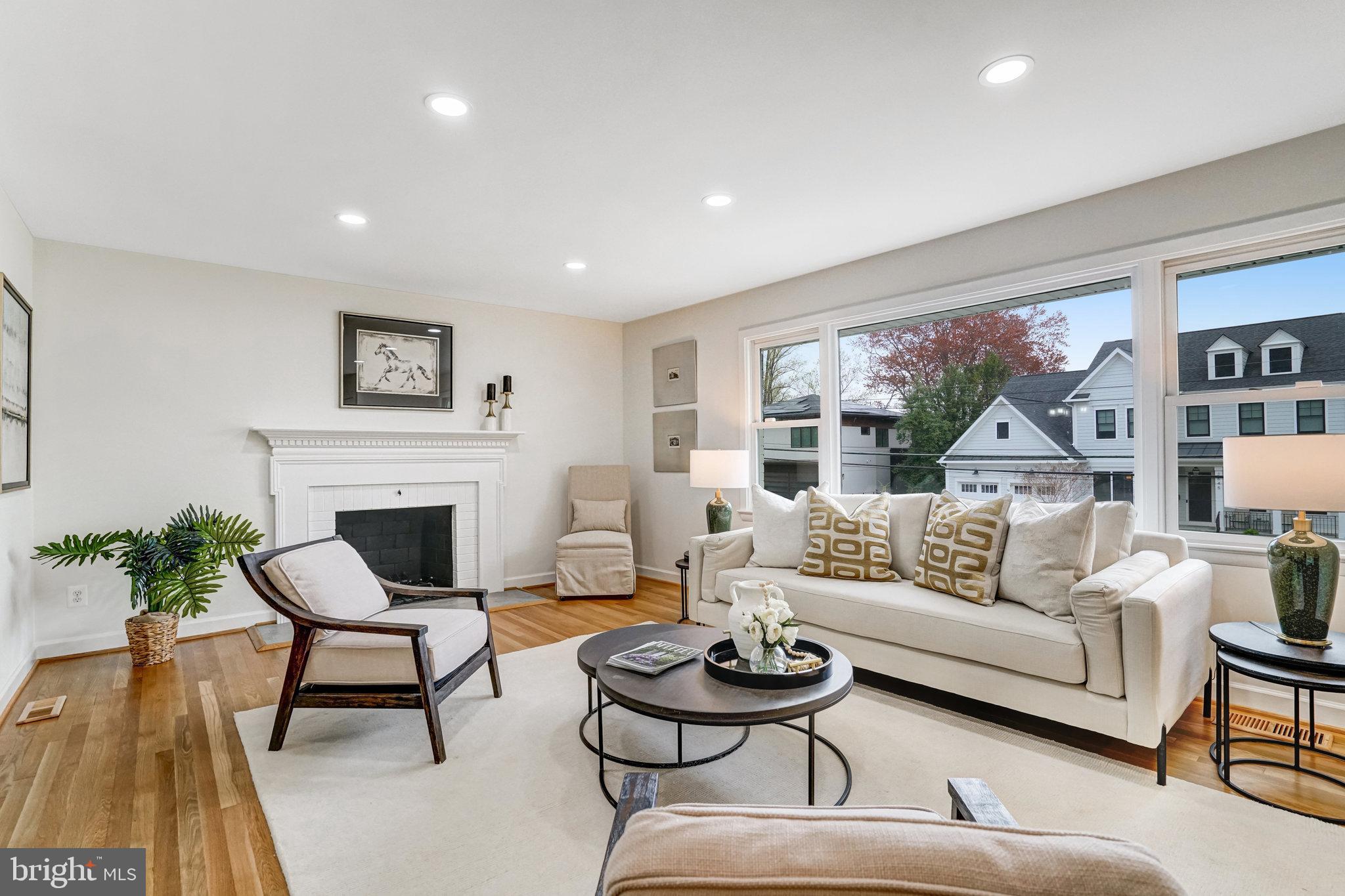 2642 ROBERT WALKER PLACE