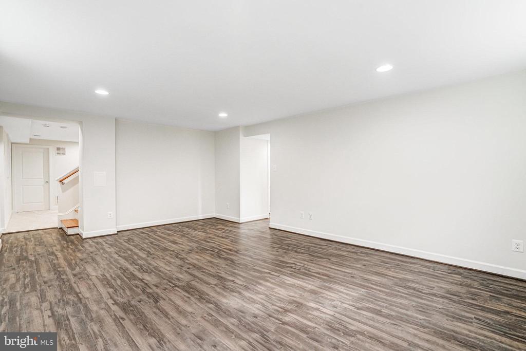 2642 ROBERT WALKER PLACE