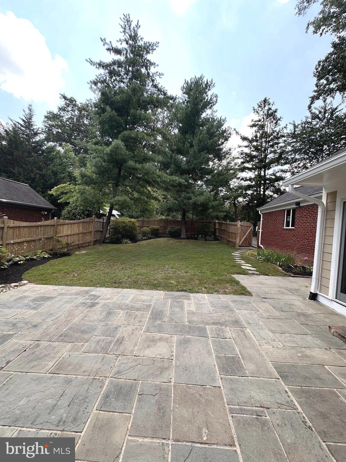 1518 N EDISON STREET