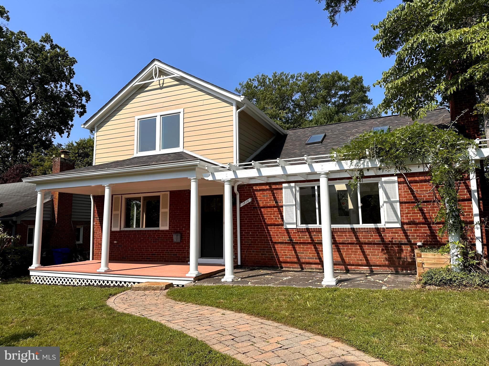 1518 N EDISON STREET