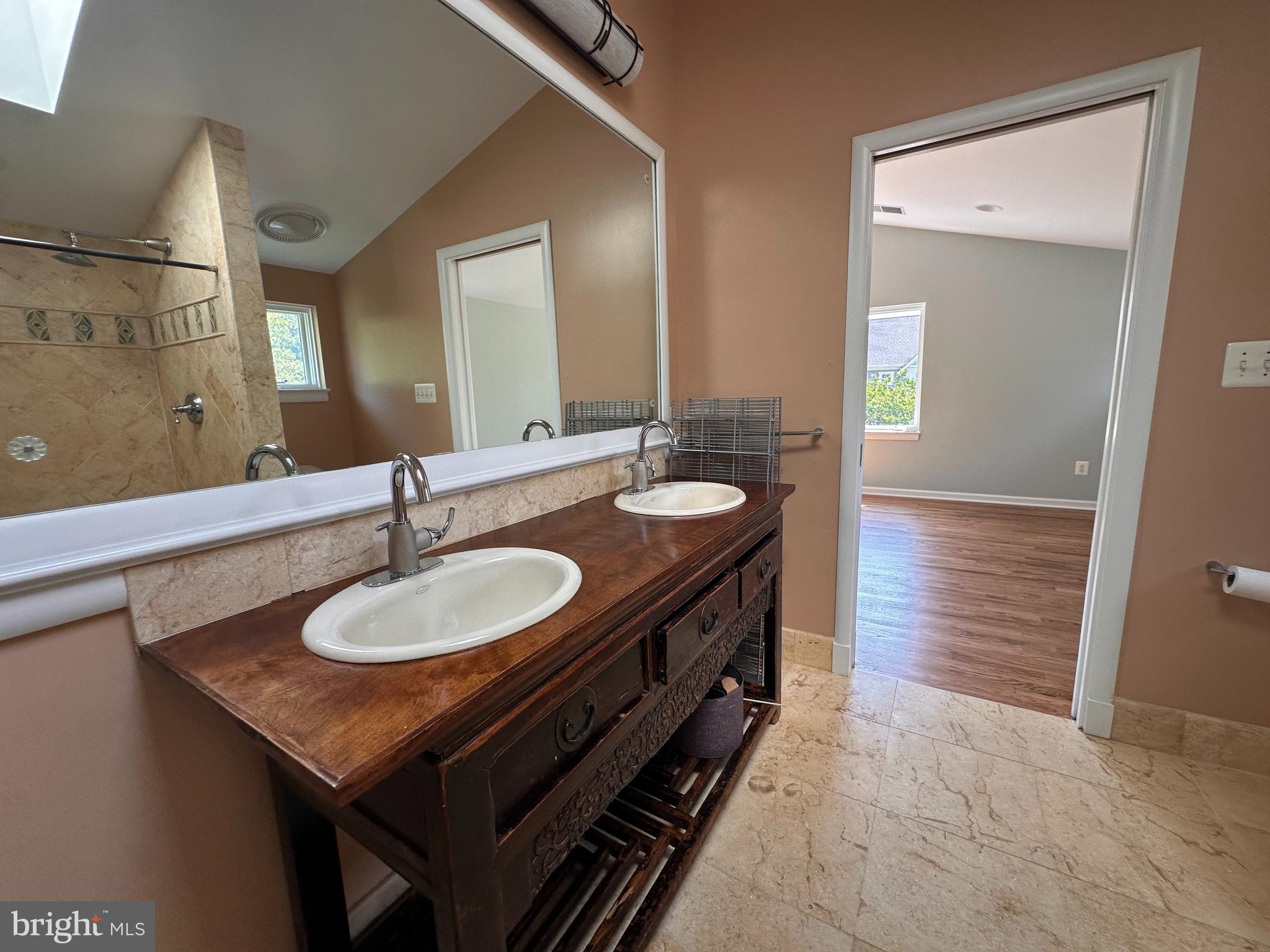 1518 N EDISON STREET