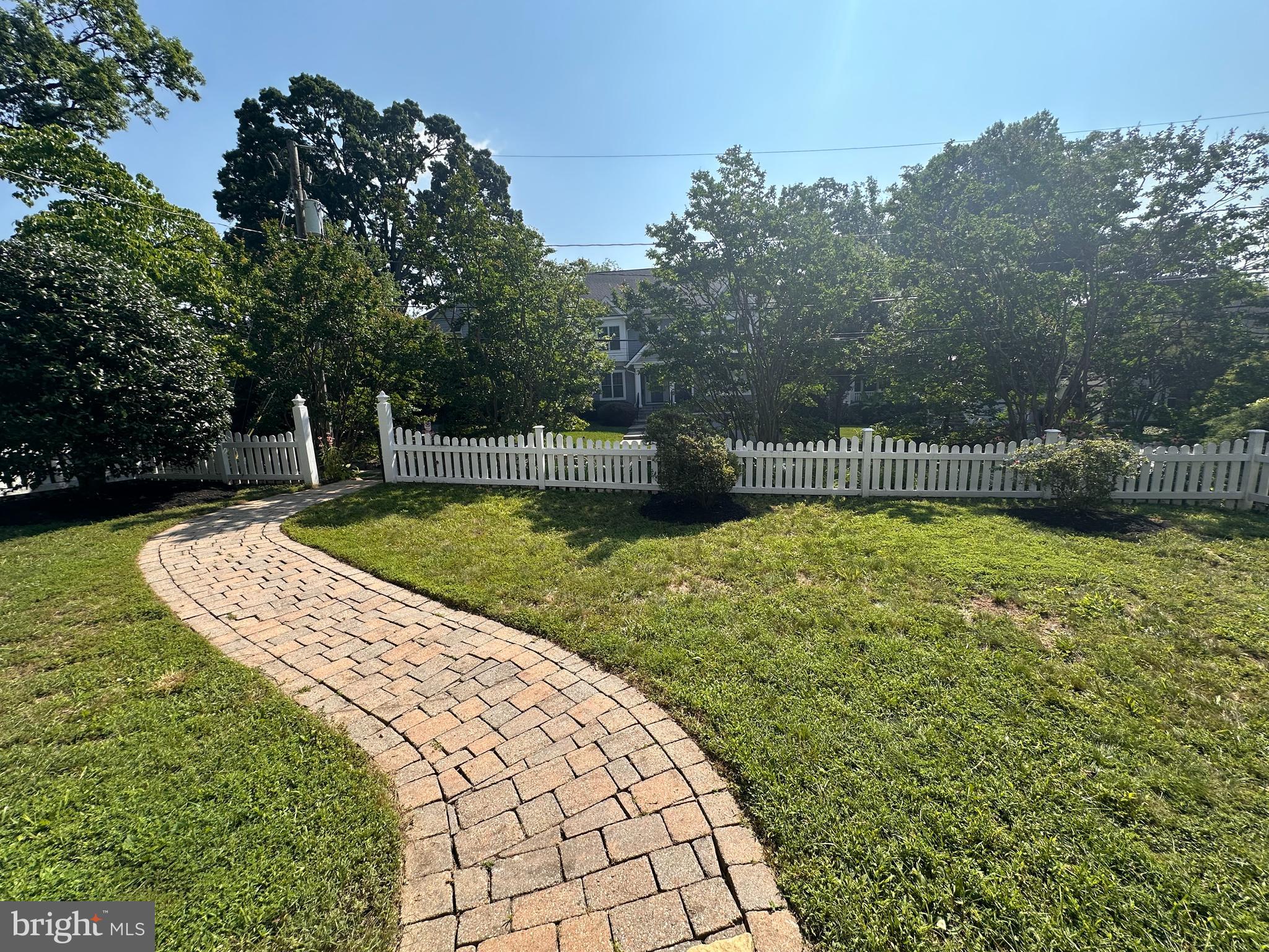 1518 N EDISON STREET