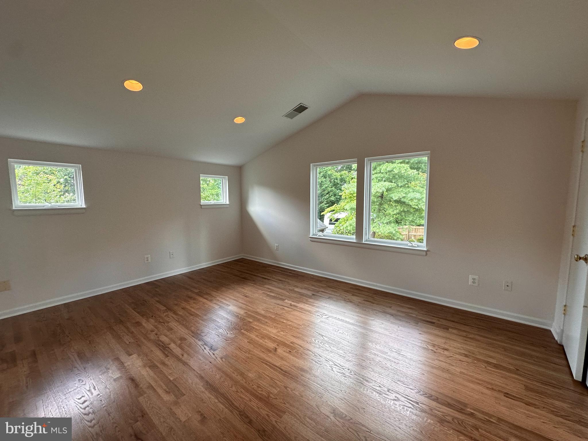 1518 N EDISON STREET