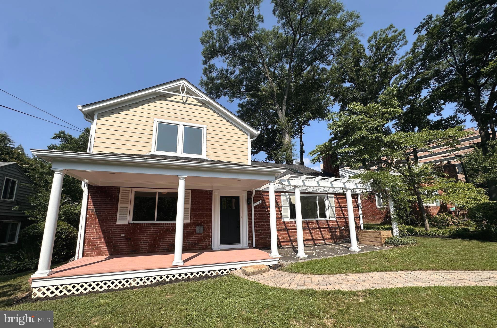 1518 N EDISON STREET