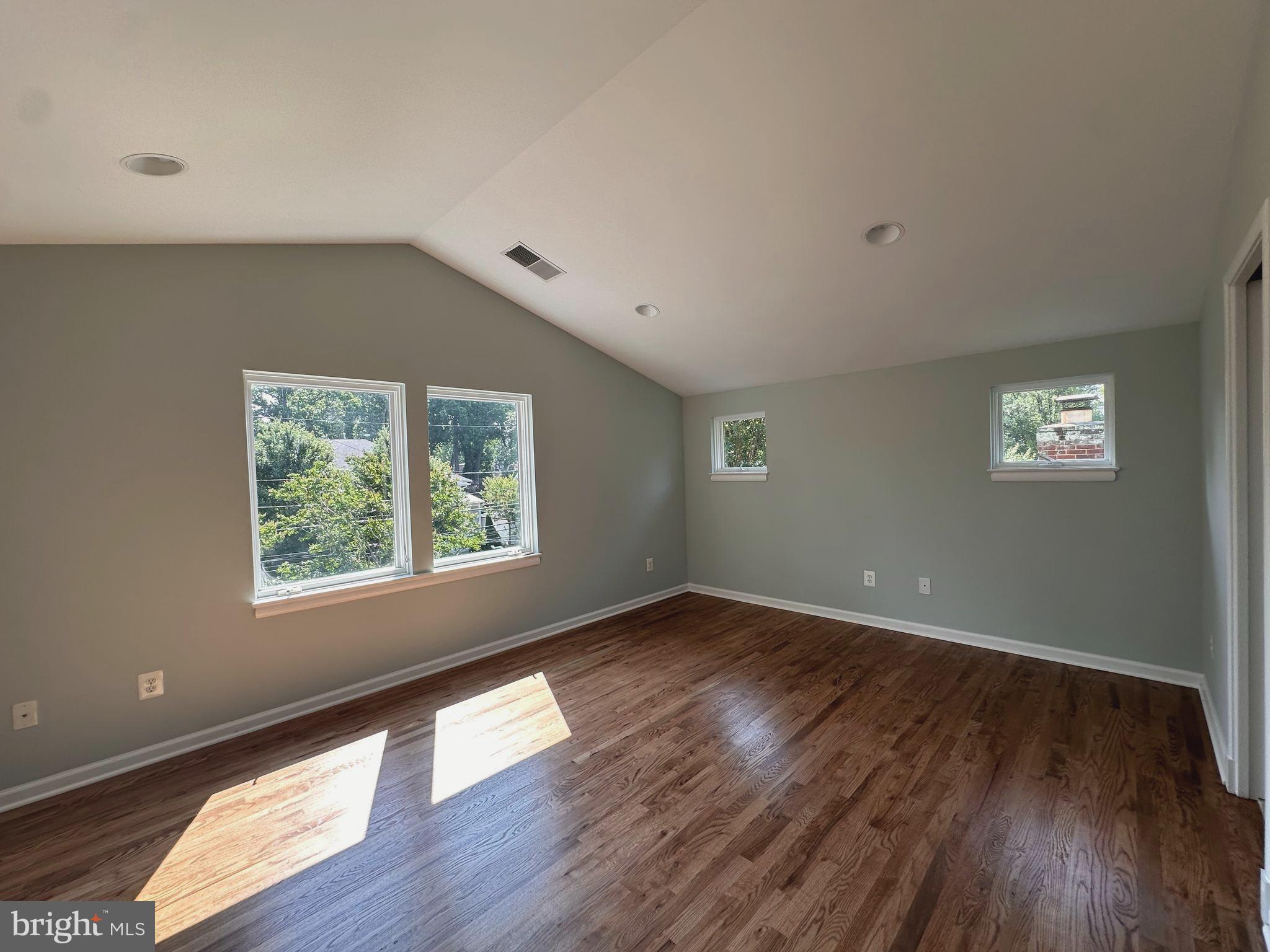 1518 N EDISON STREET