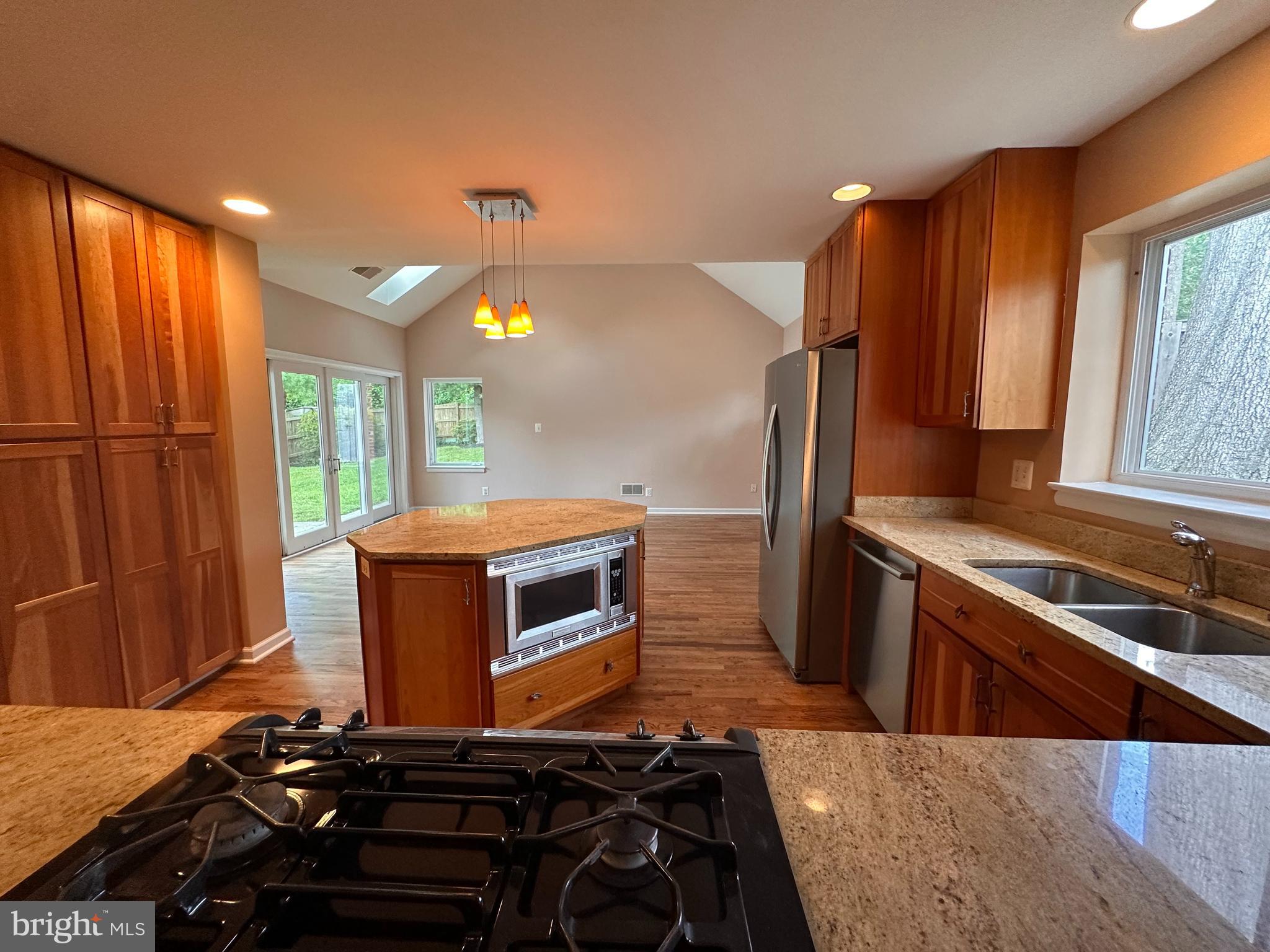 1518 N EDISON STREET