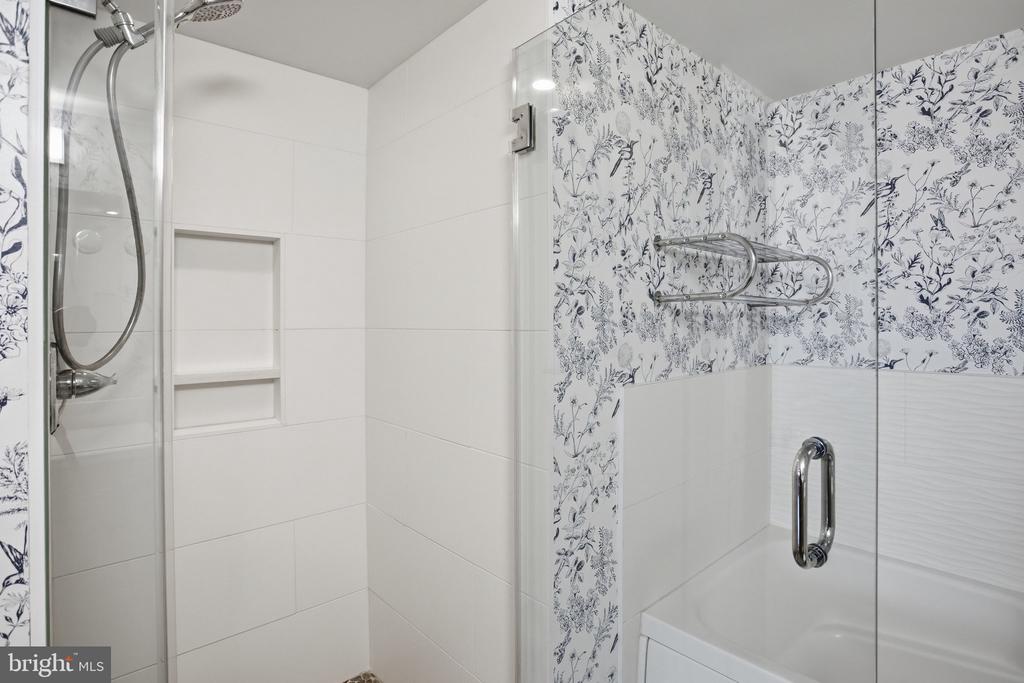2220 FAIRFAX DRIVE 412